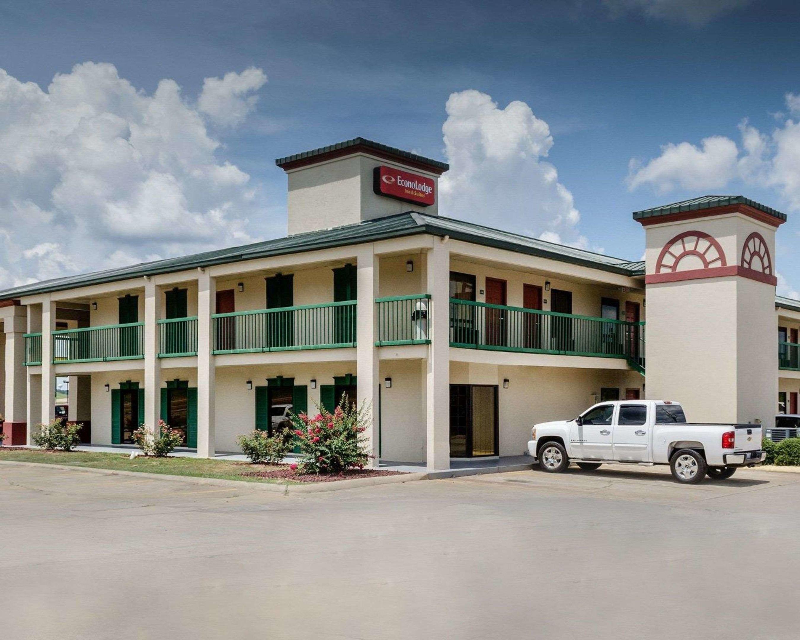 Econo Lodge Inn & Suites — photo 3