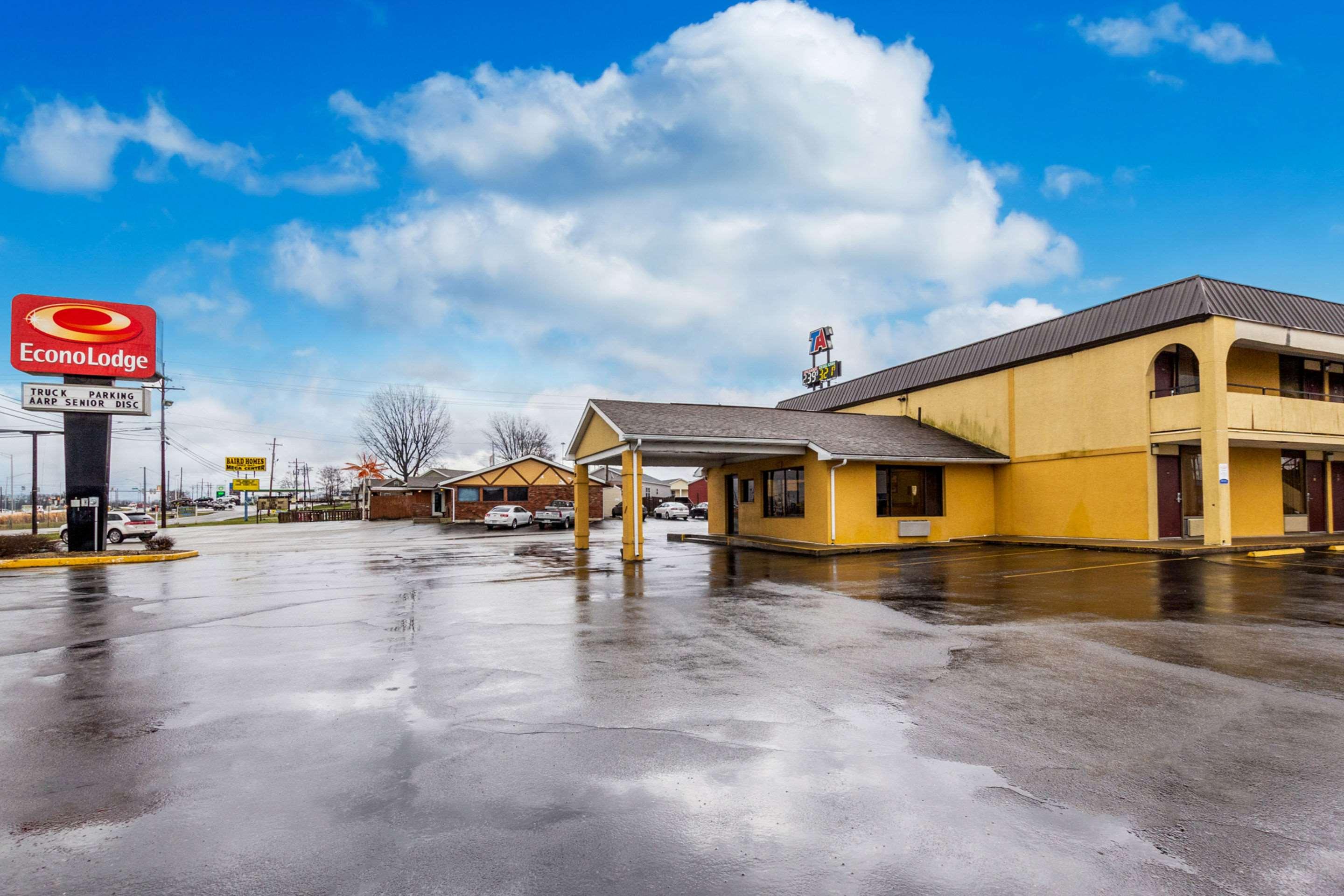 Econo Lodge Seymour — photo 4