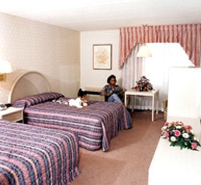 Mystic River Hotel & Suites