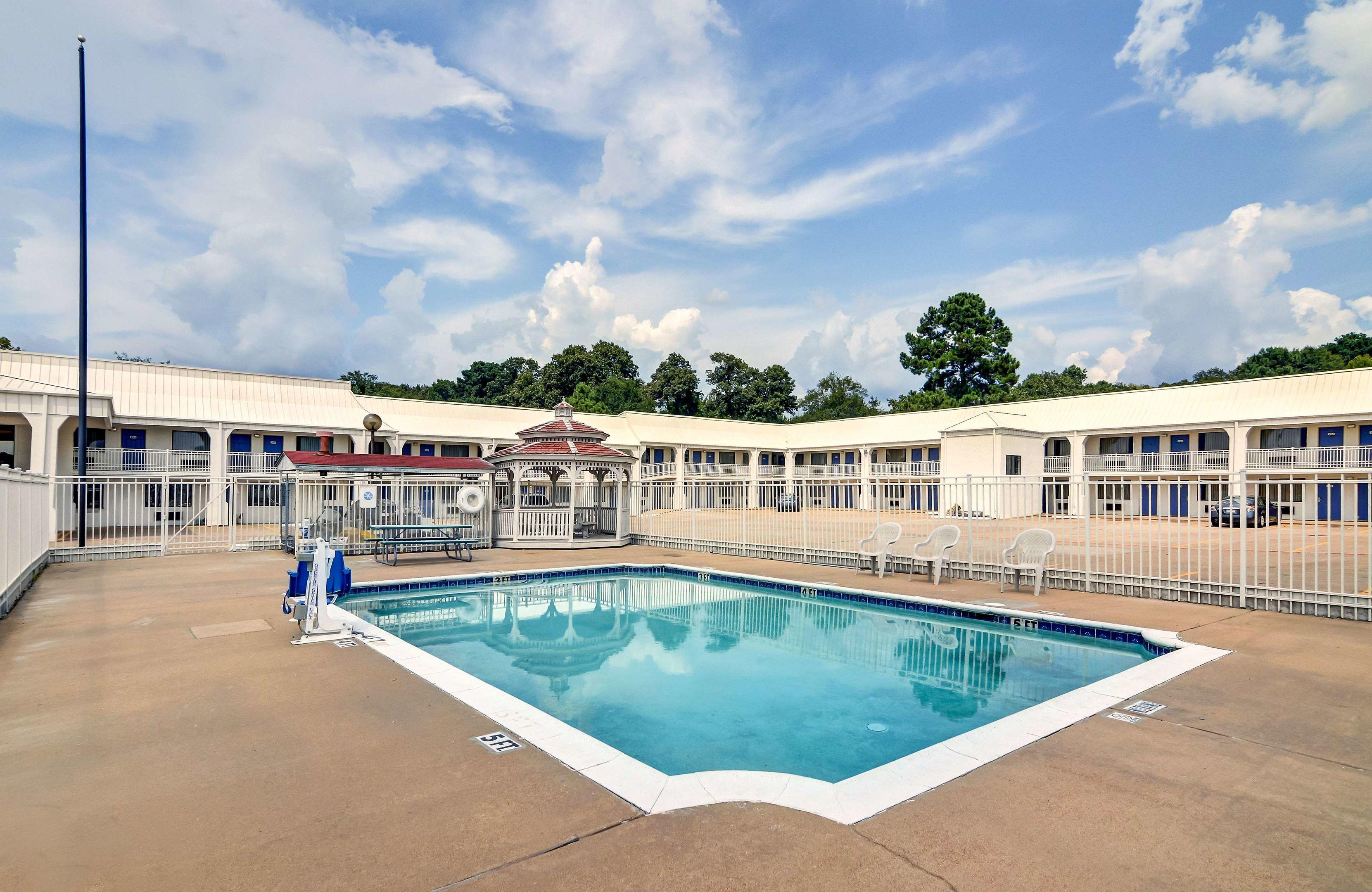 Motel 6 Lindale TX — photo 5