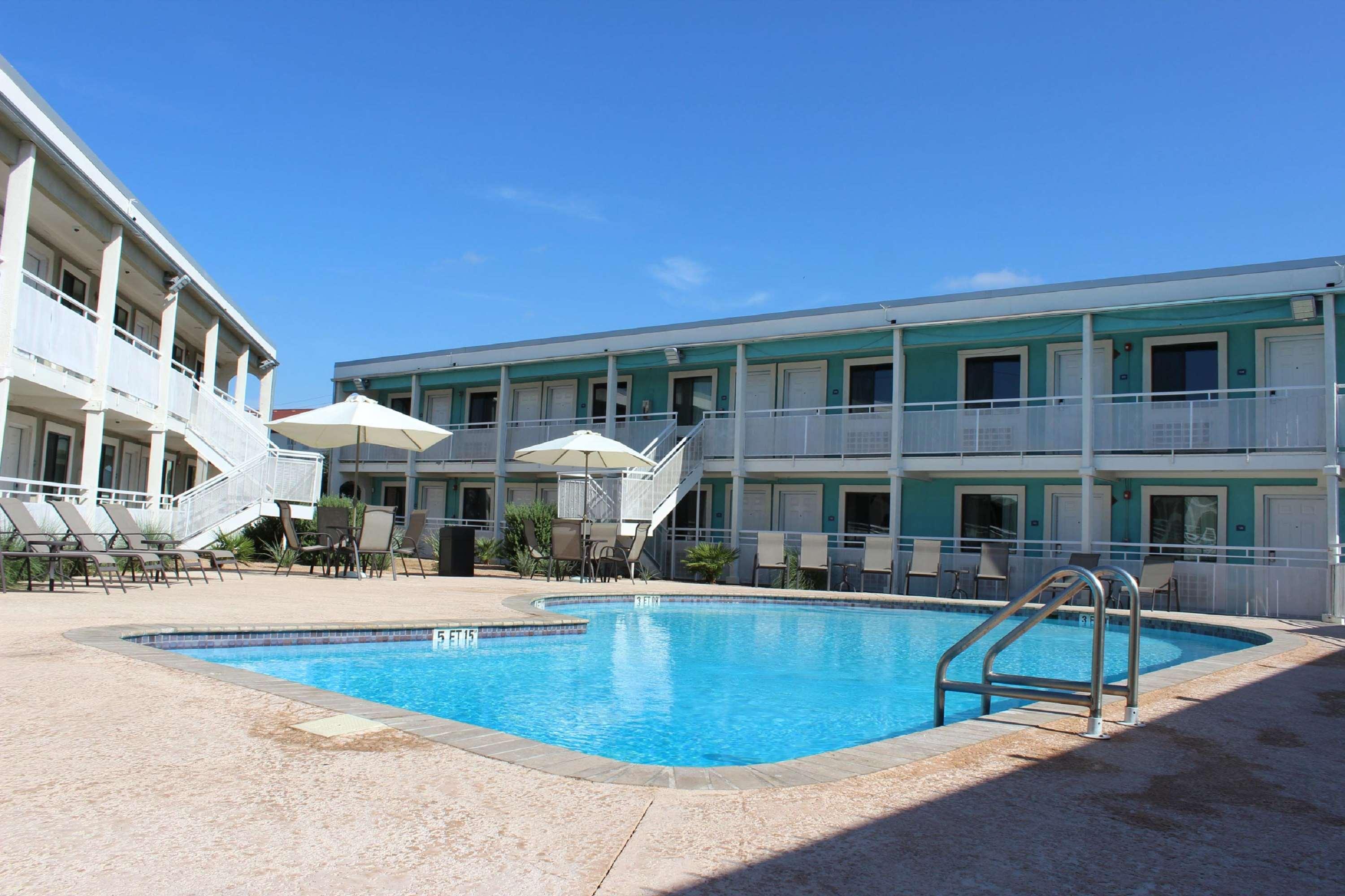SureStay Hotel by Best Western Laredo — photo 4