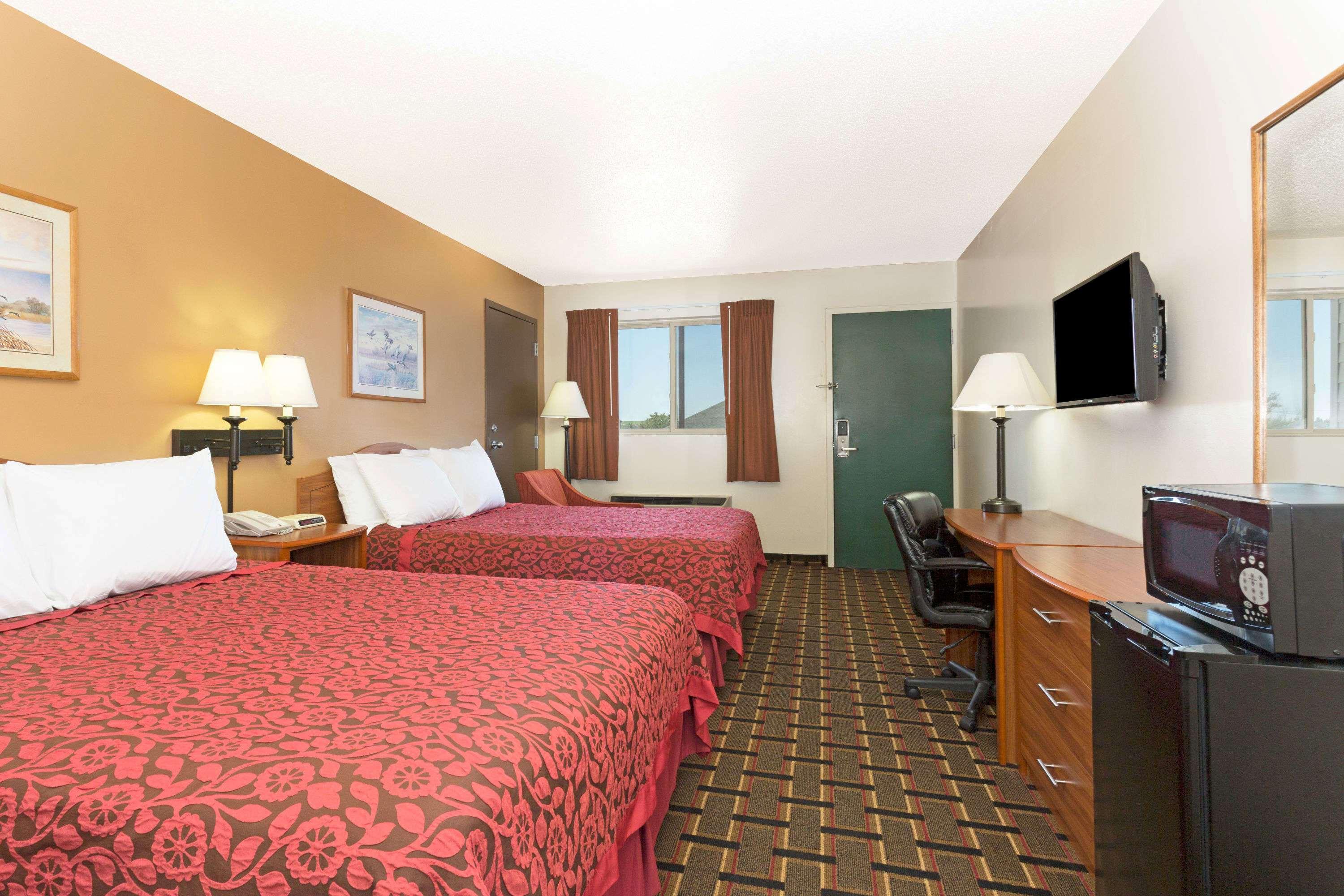 Days Inn Paxton — photo 4