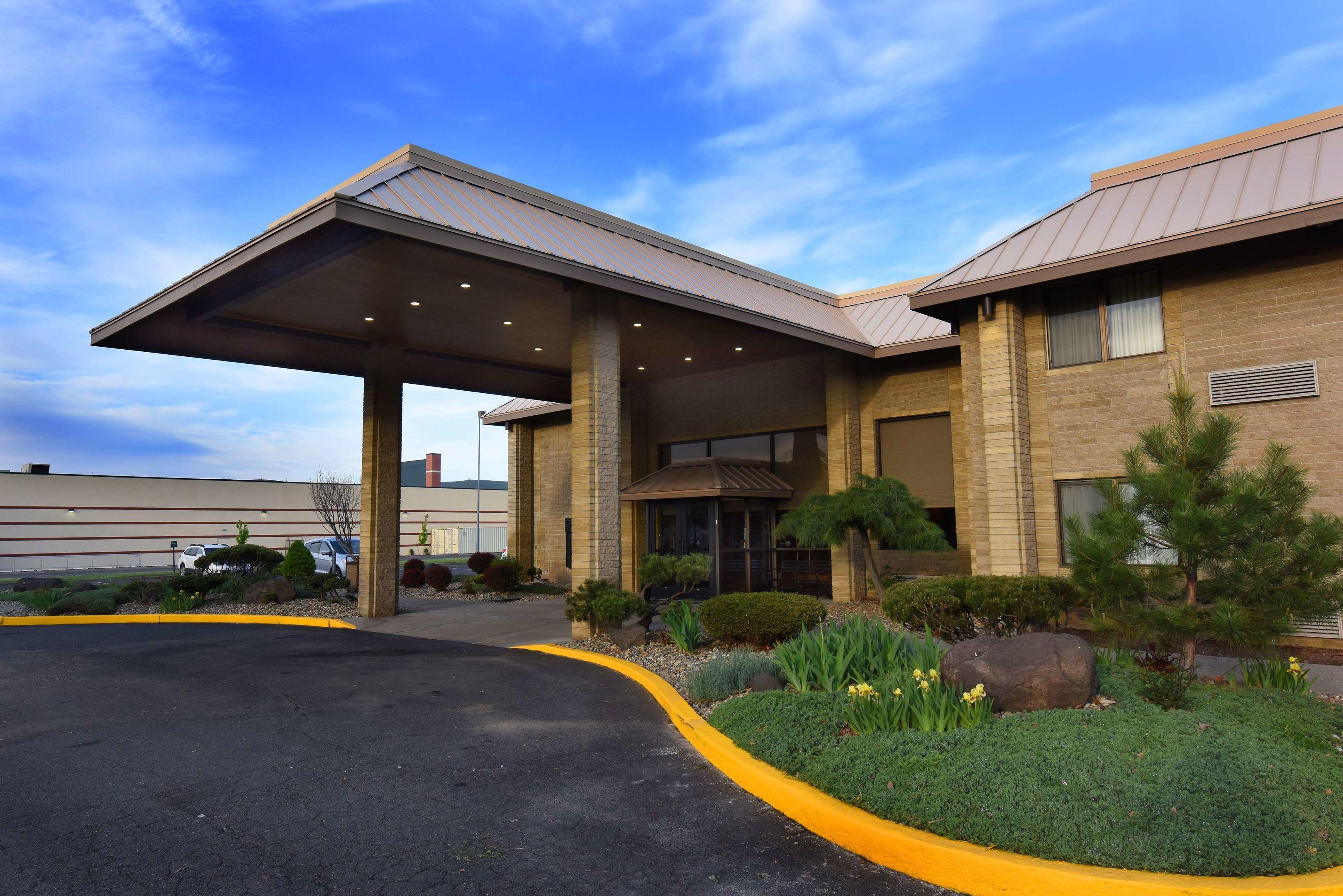 Best Western Plus Ahtanum Inn — photo 4
