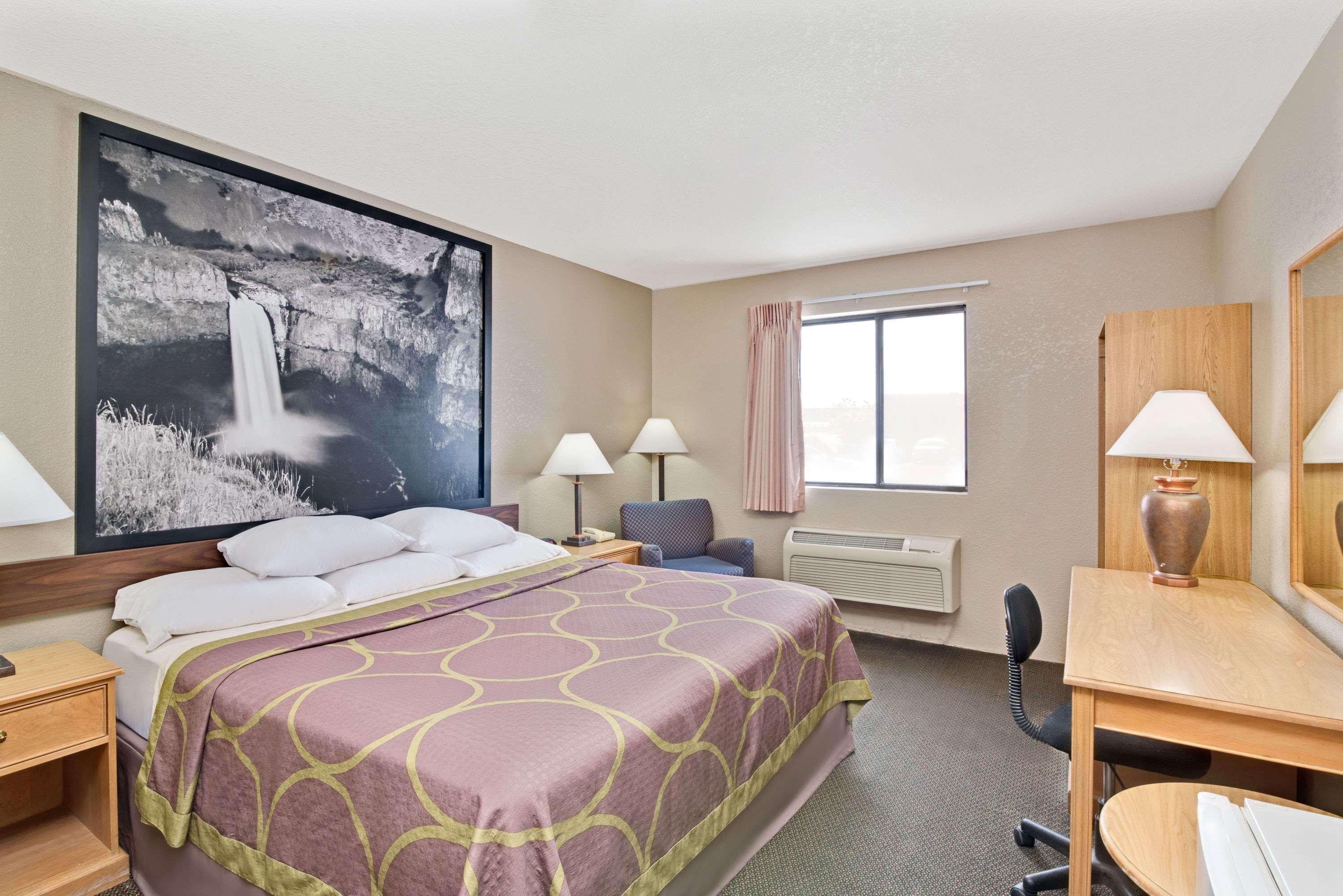 Super 8 by Wyndham Spokane/West — photo 5