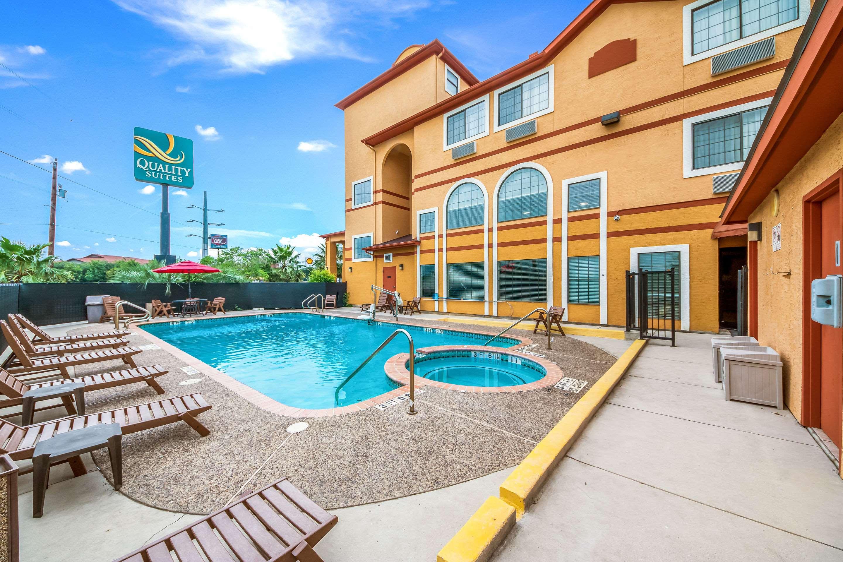 Quality Suites San Antonio — photo 4