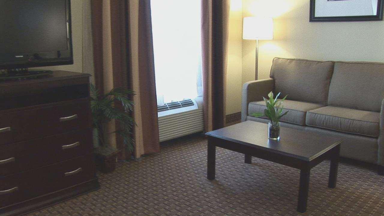 Hampton Inn & Suites Sevierville @ Stadium Drive — photo 4