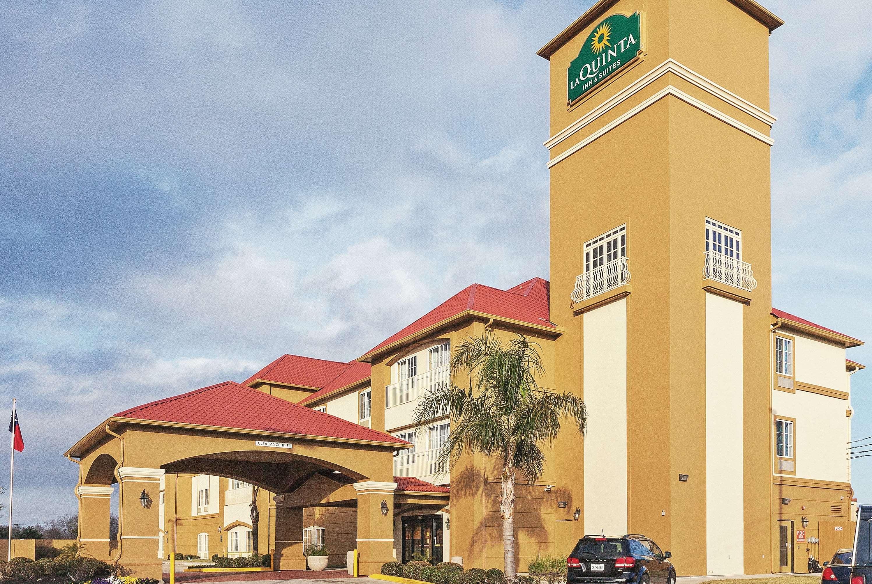La Quinta Inn & Suites Houston Hobby Airport — photo 4