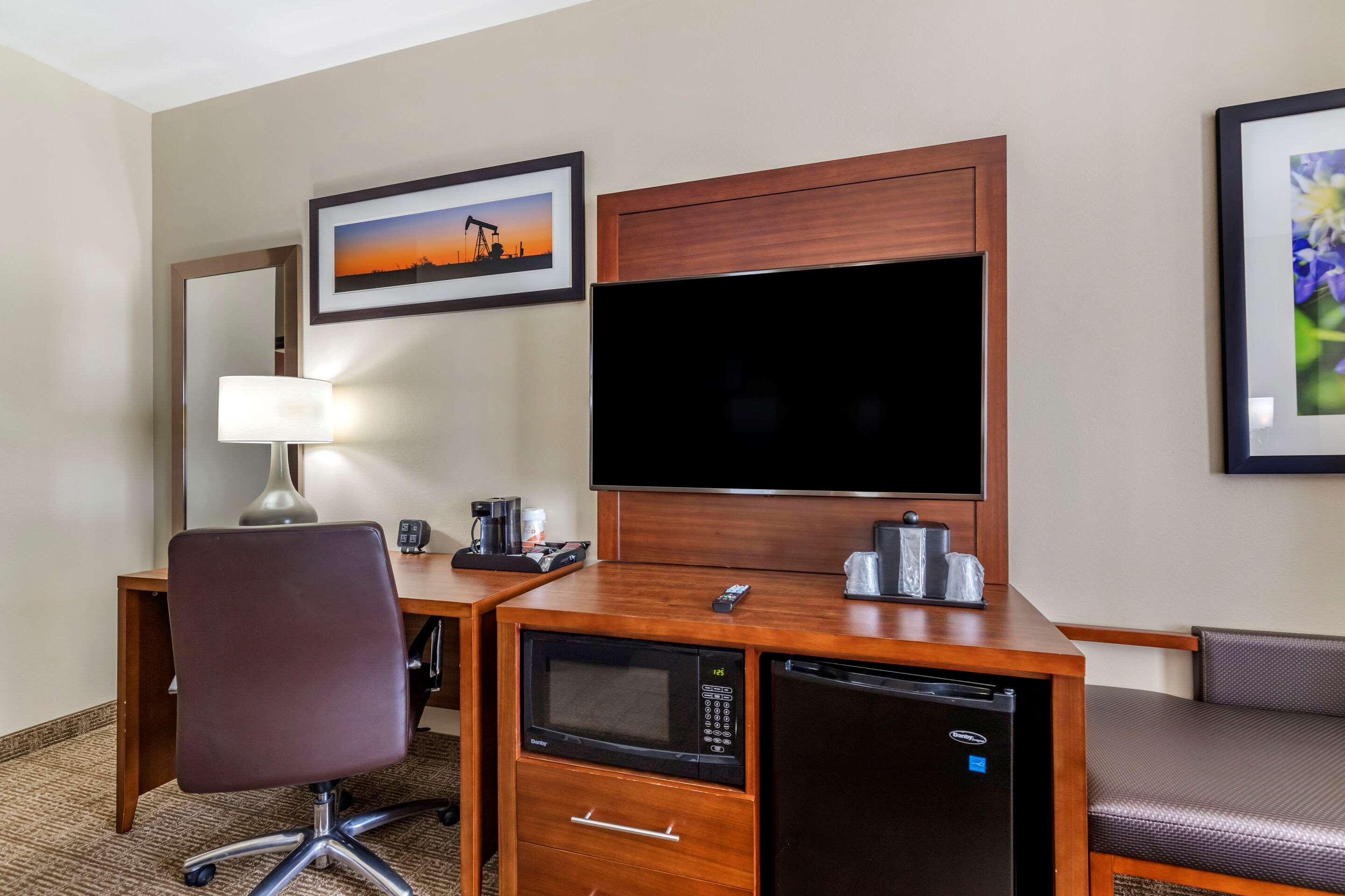 Comfort Suites Buda - Austin South — photo 4