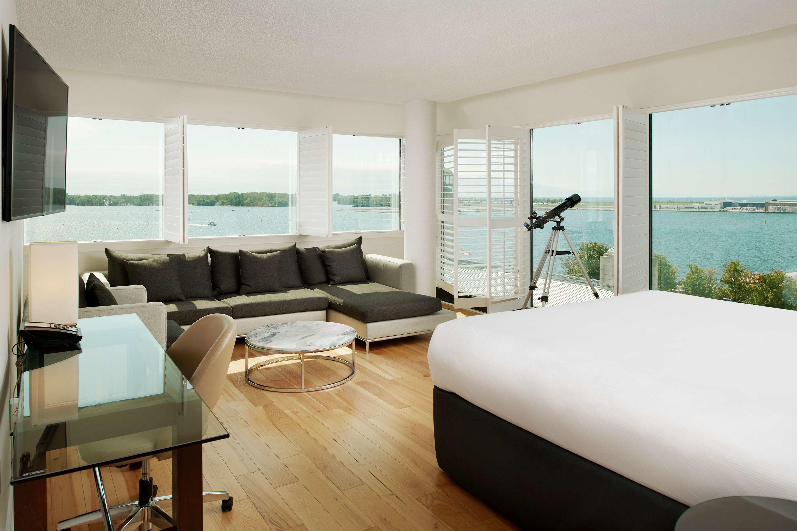 Radisson Admiral Toronto Harbourfront — photo 4