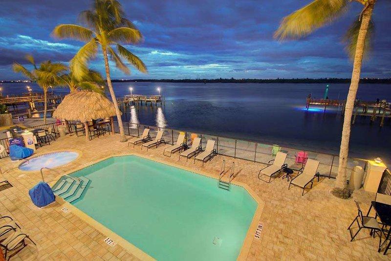Hutchinson Island Plaza Hotel & Suites — photo 5