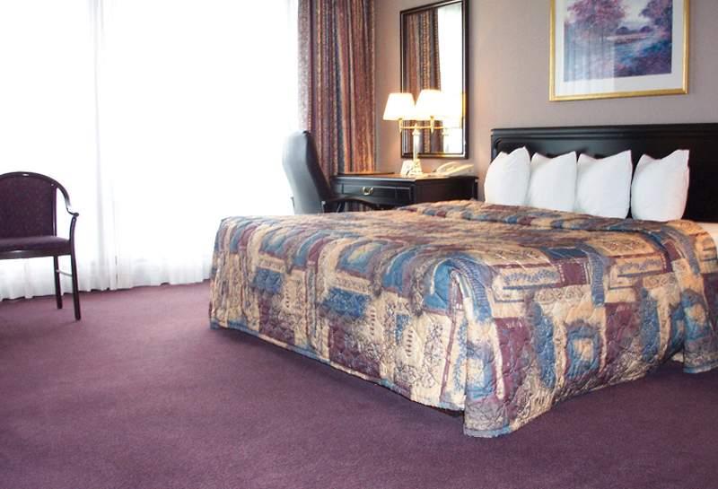 Holiday Inn Toronto Airport East — photo 5
