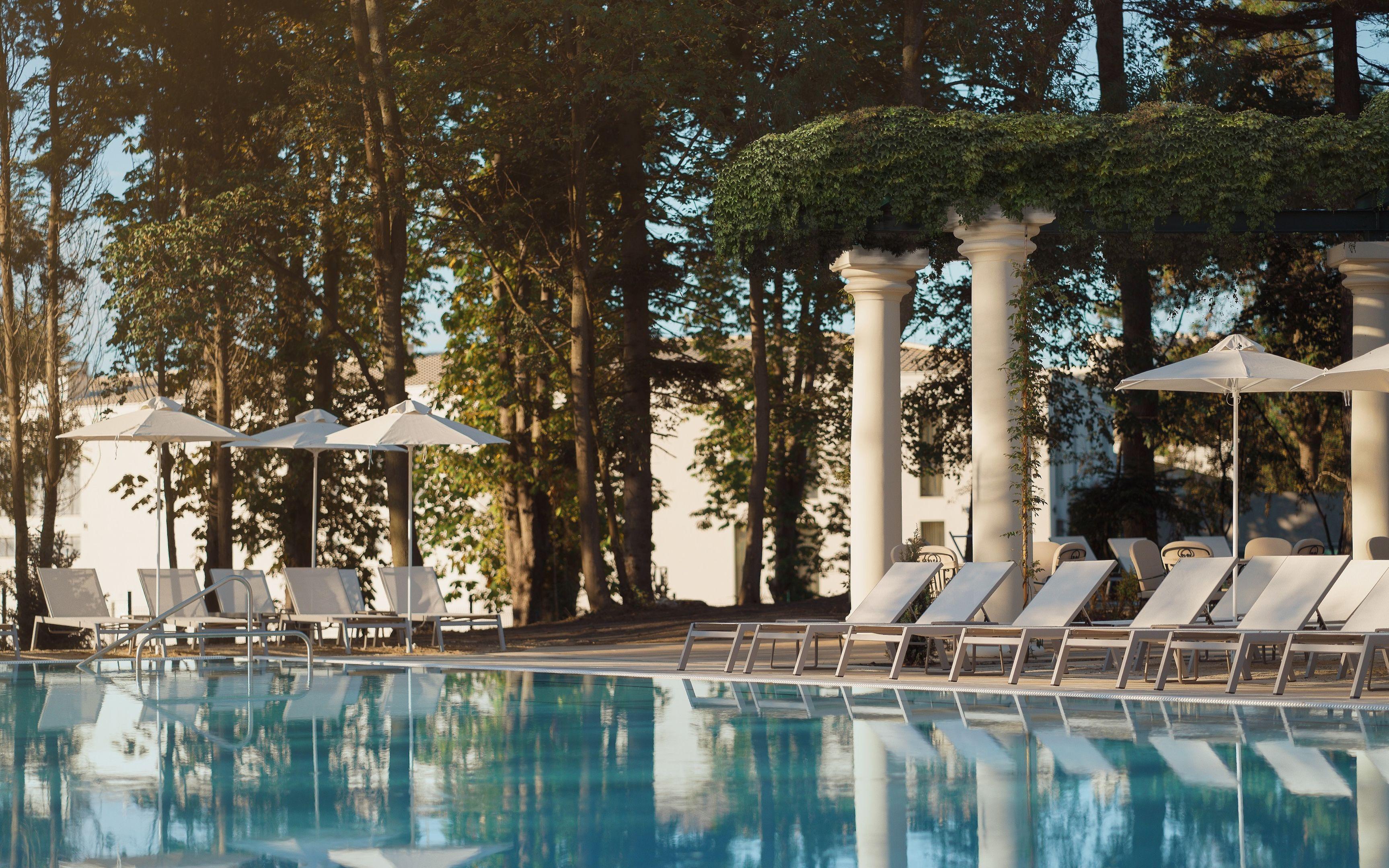 Astor Garden Hotel — photo 3