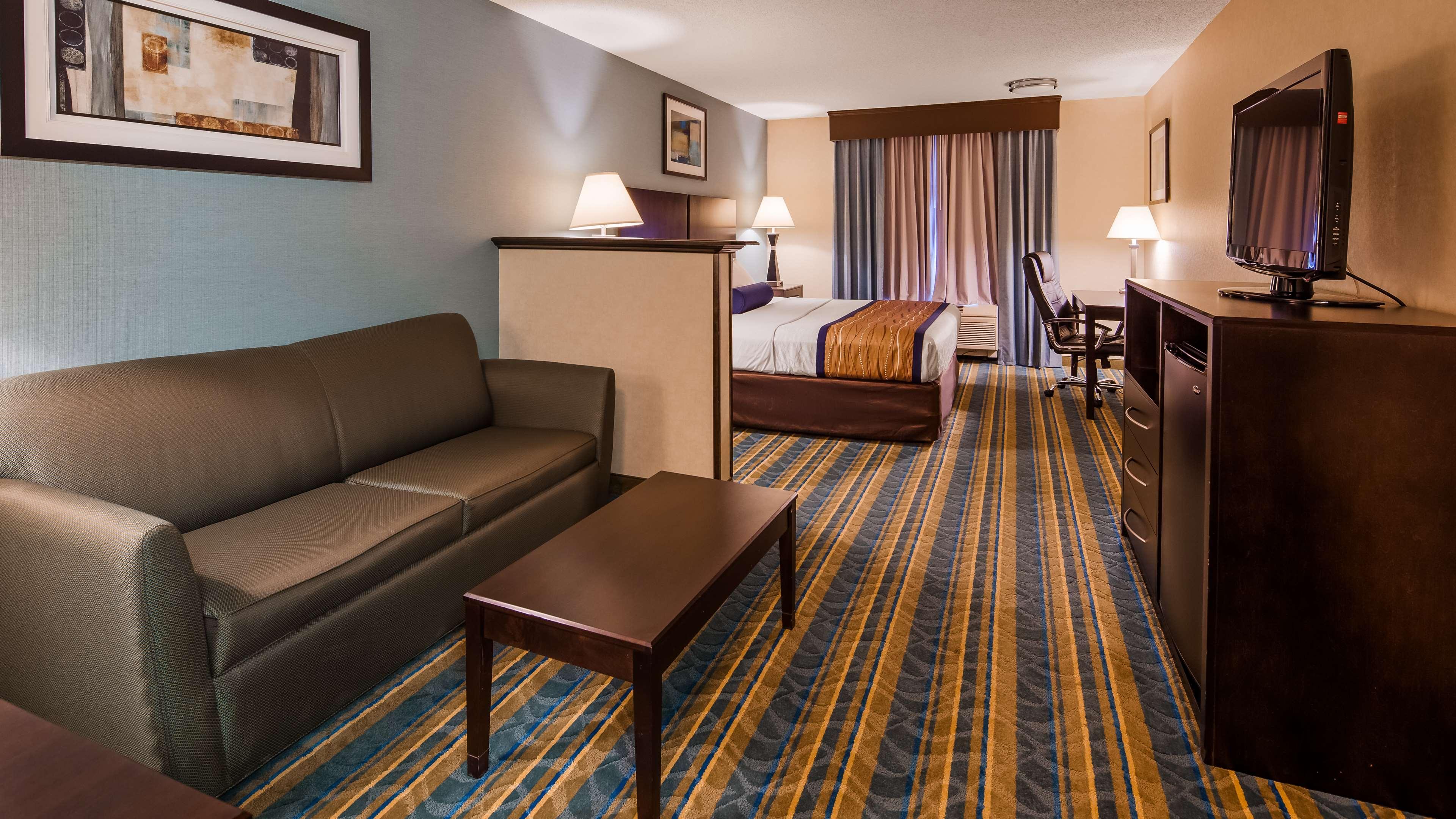 Best Western Plus Berkshire Hills Inn & Suites — photo 4