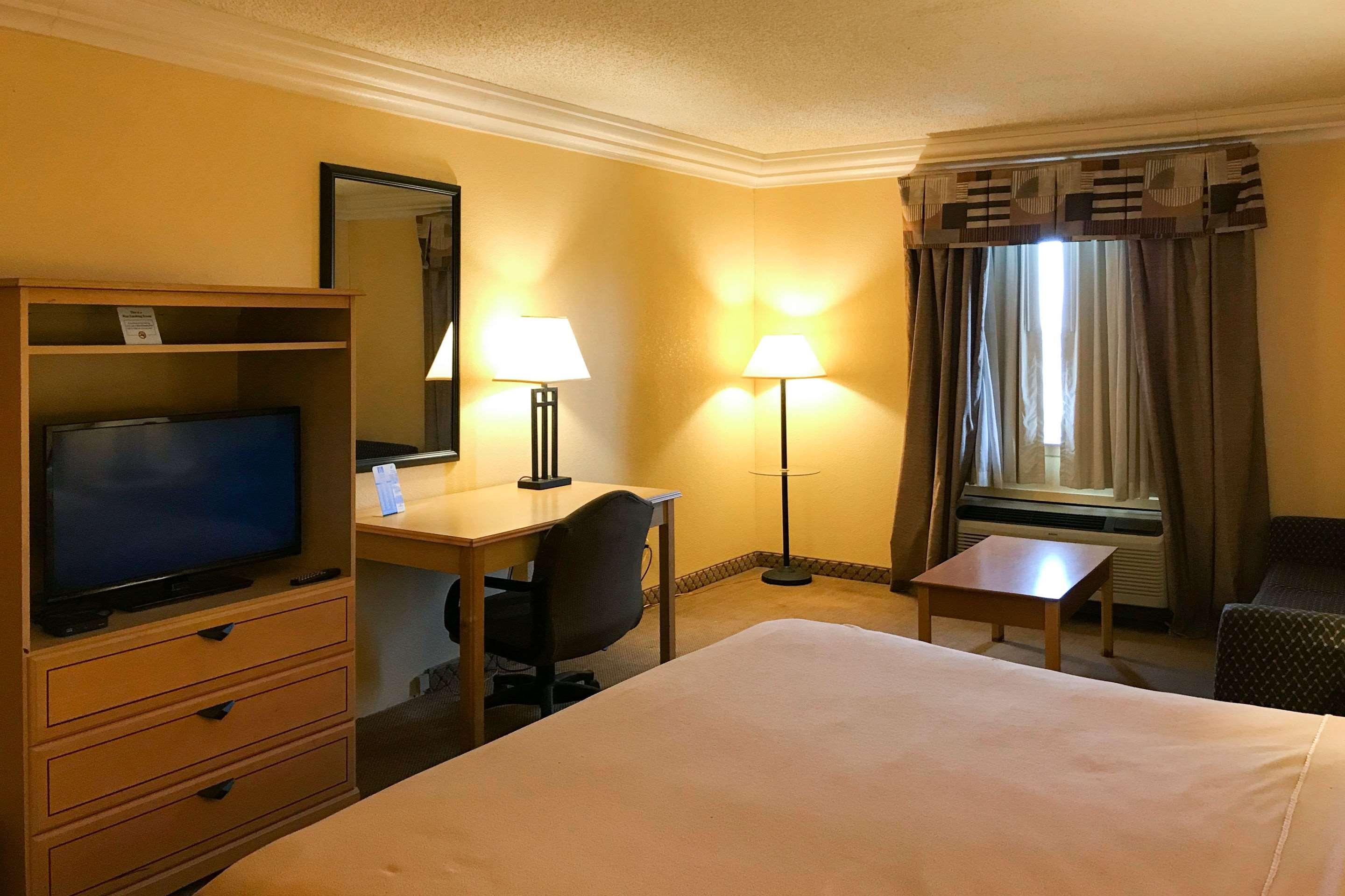 Rodeway Inn — photo 4