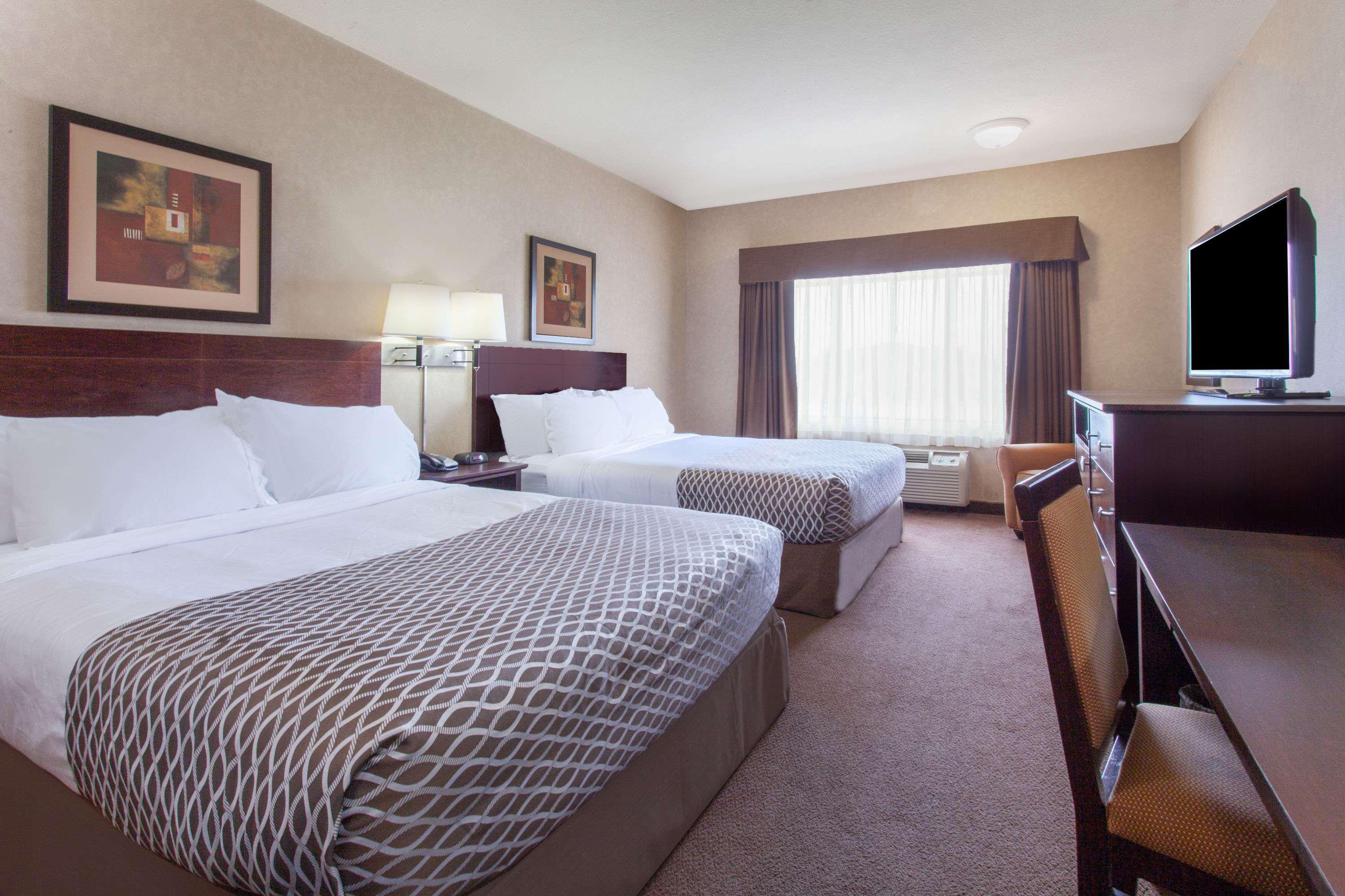 Ramada Camrose — photo 4