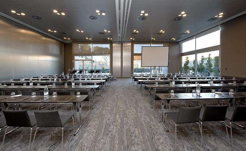 Rafaelhoteles Forum Alcalá — photo 3