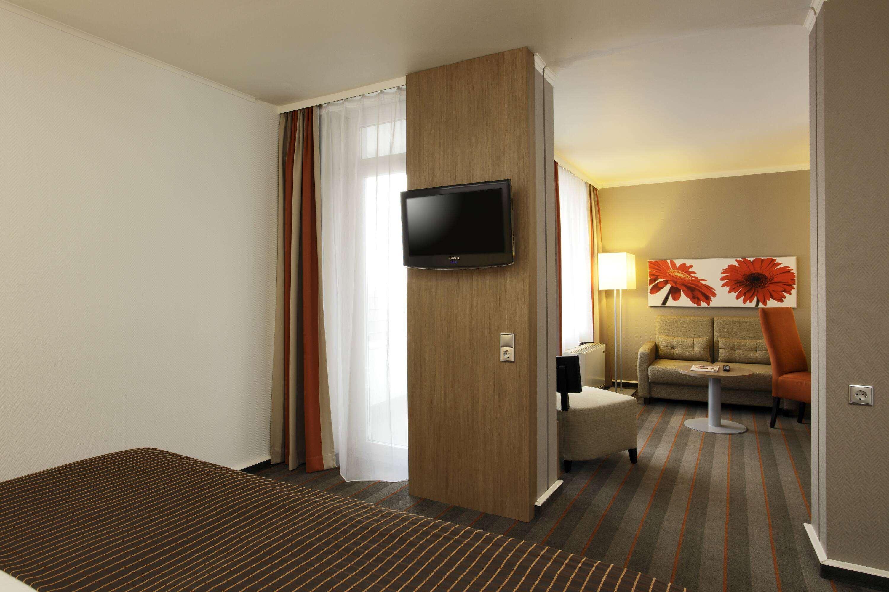 H4 Hotel Frankfurt Messe — photo 4