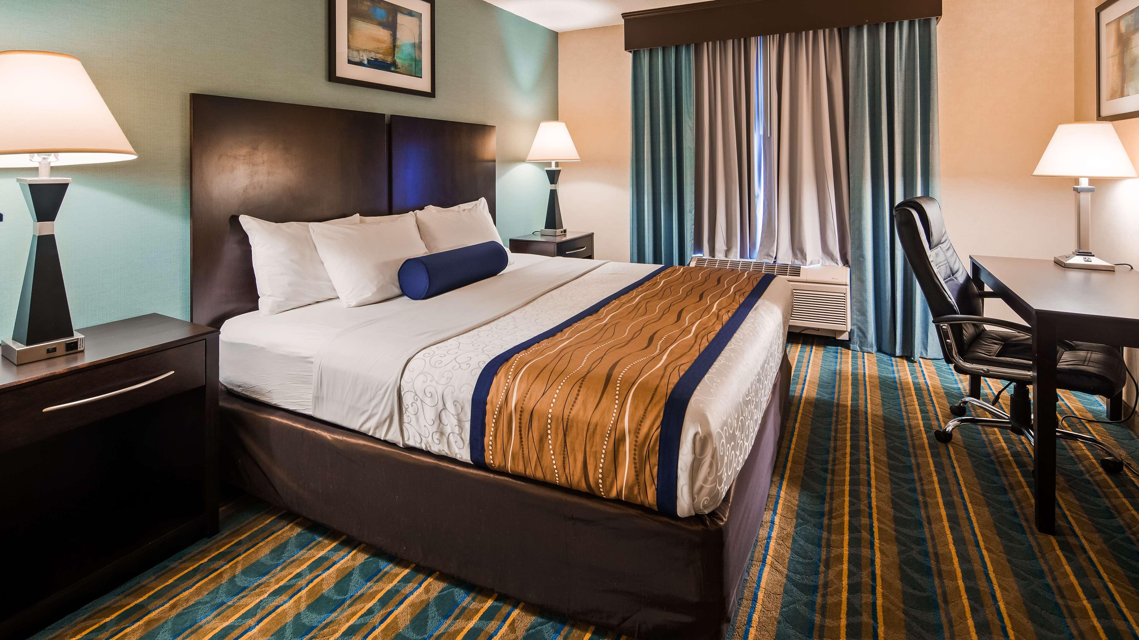 Best Western Plus Berkshire Hills Inn & Suites — photo 5