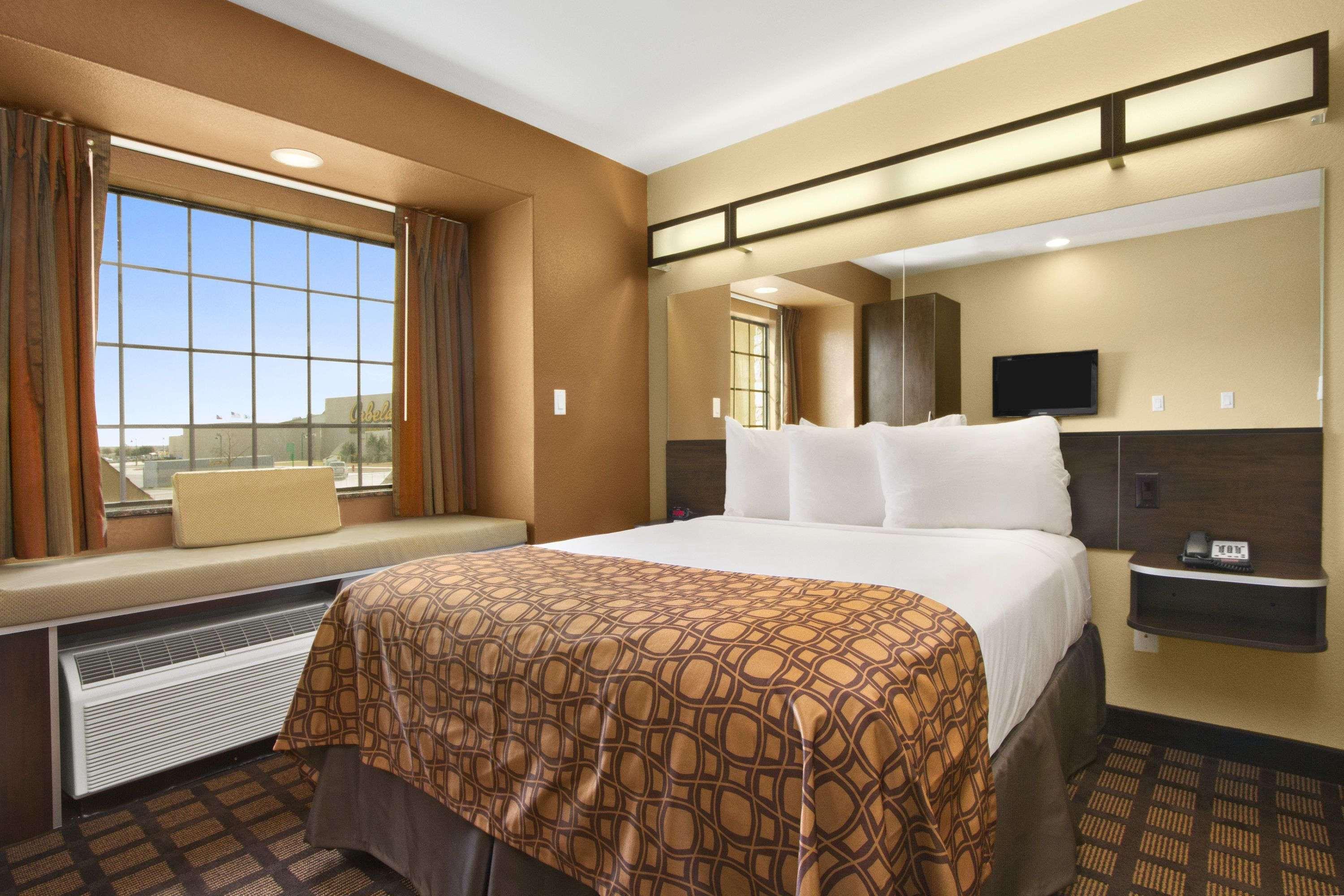 Microtel Inn & Suites by Wyndham Buda Austin South — photo 5