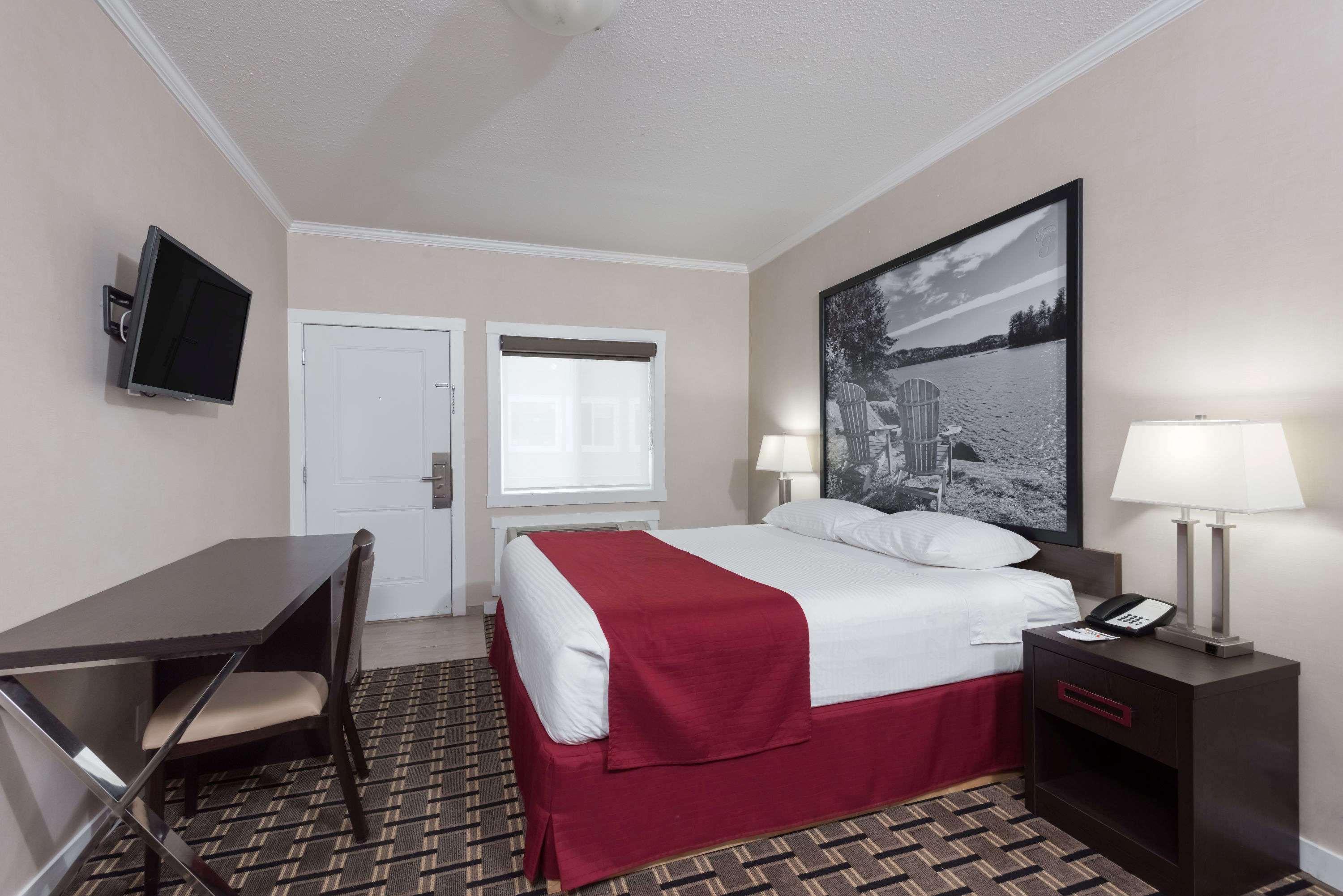 Super 8 by Wyndham Watrous — photo 4