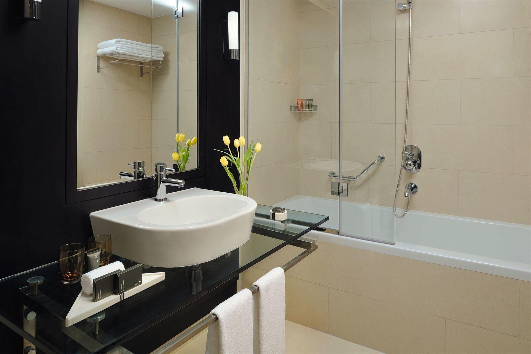 Mövenpick Hotel Jumeirah Lakes Towers — photo 5