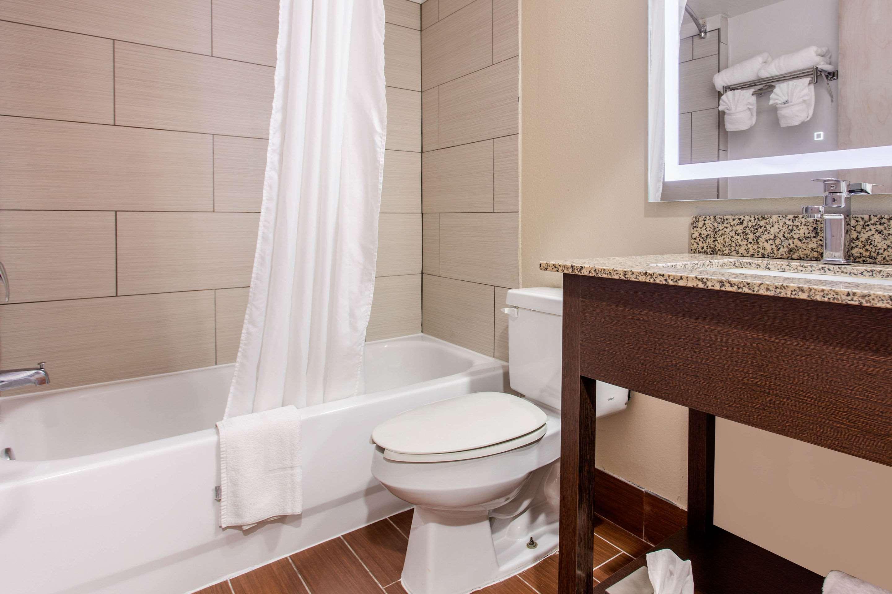 Quality Inn & Suites — photo 5