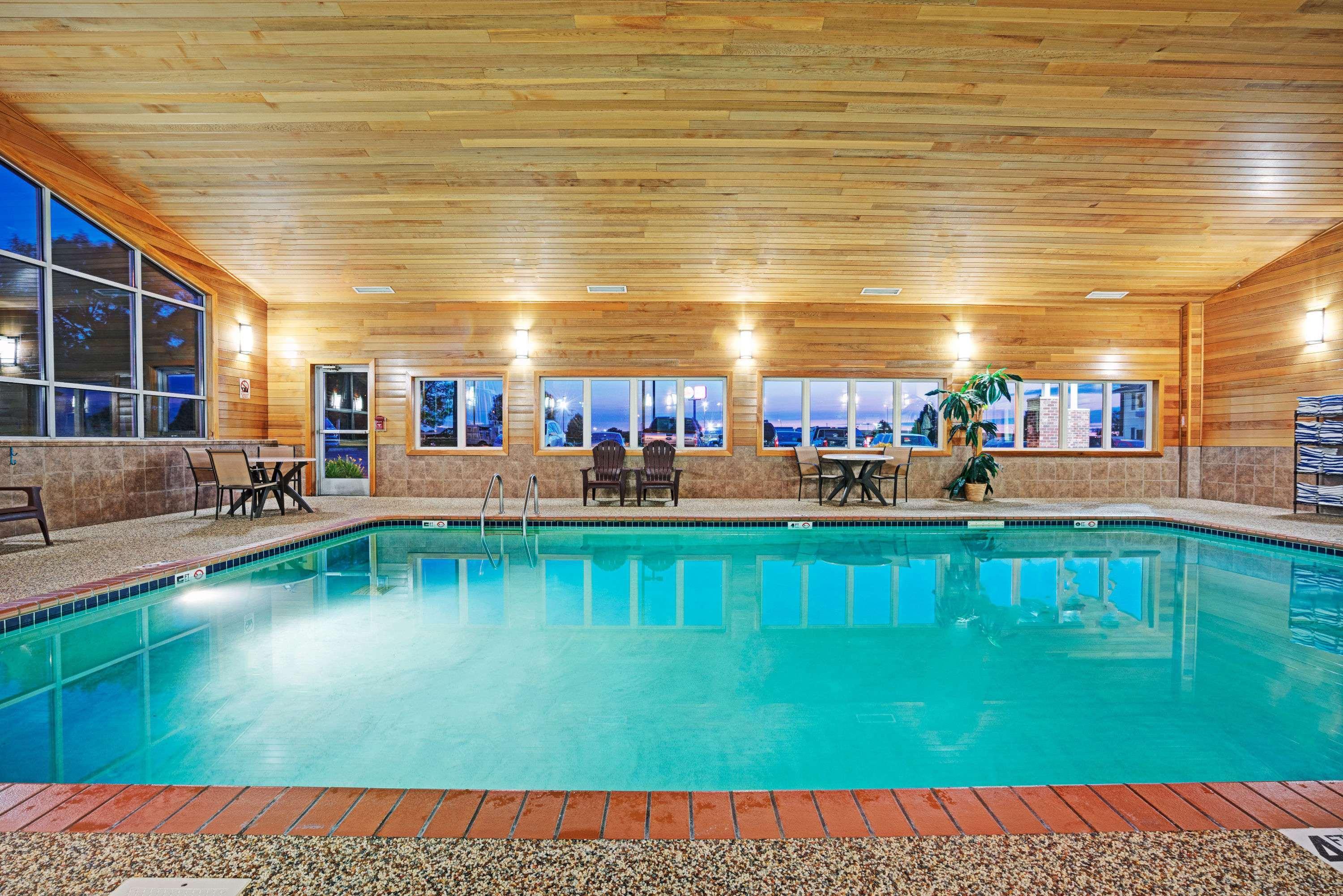 Super 8 by Wyndham Rogers Minnesota — photo 3