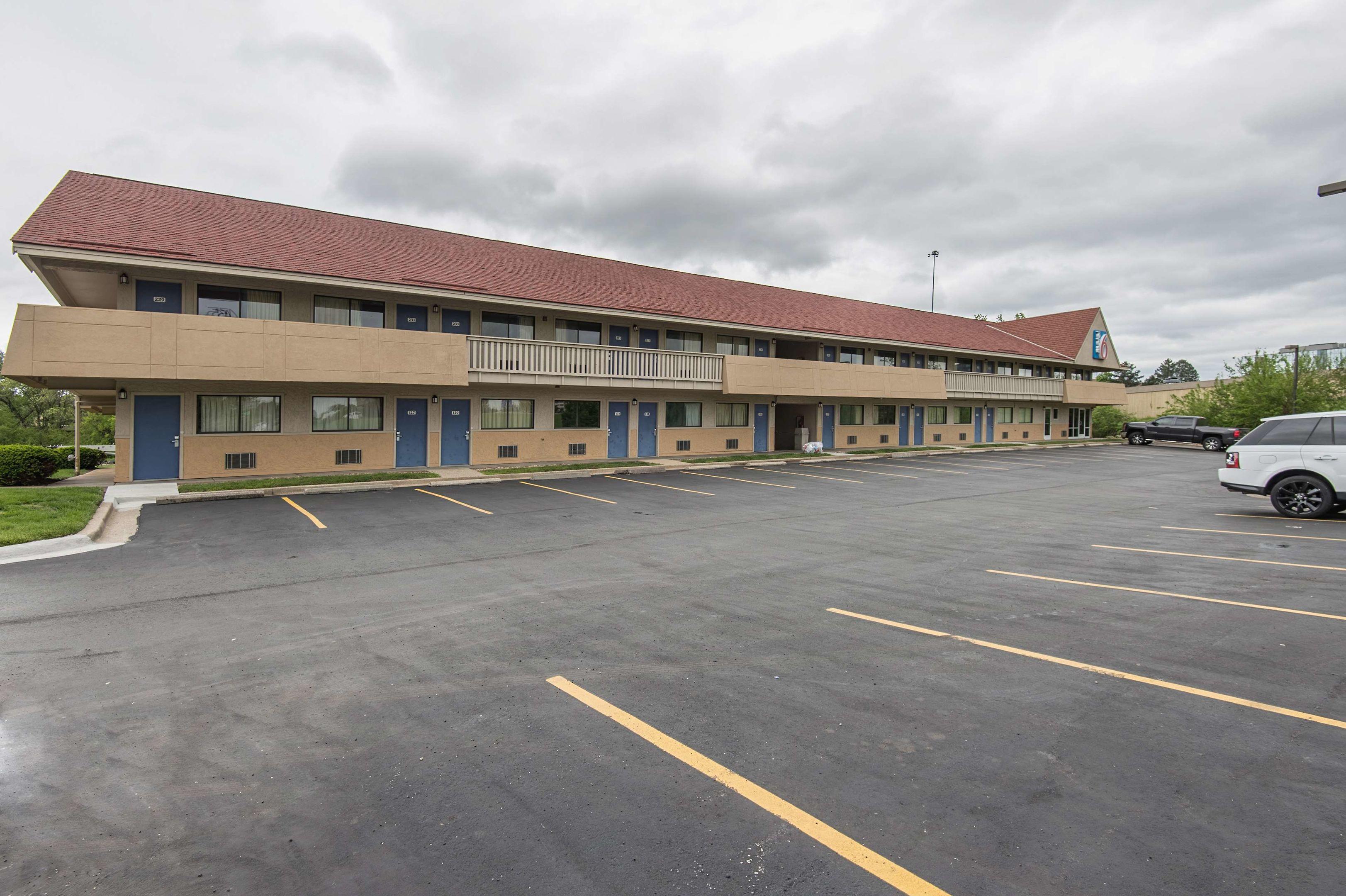Motel 6 Overland Park KS — photo 4