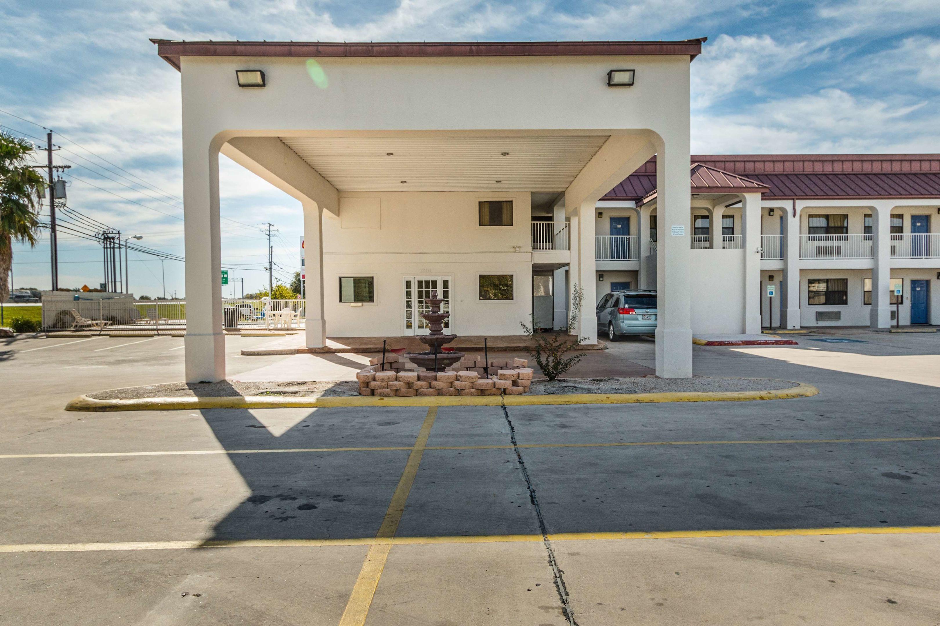Motel 6 San Marcos, TX - North — photo 4
