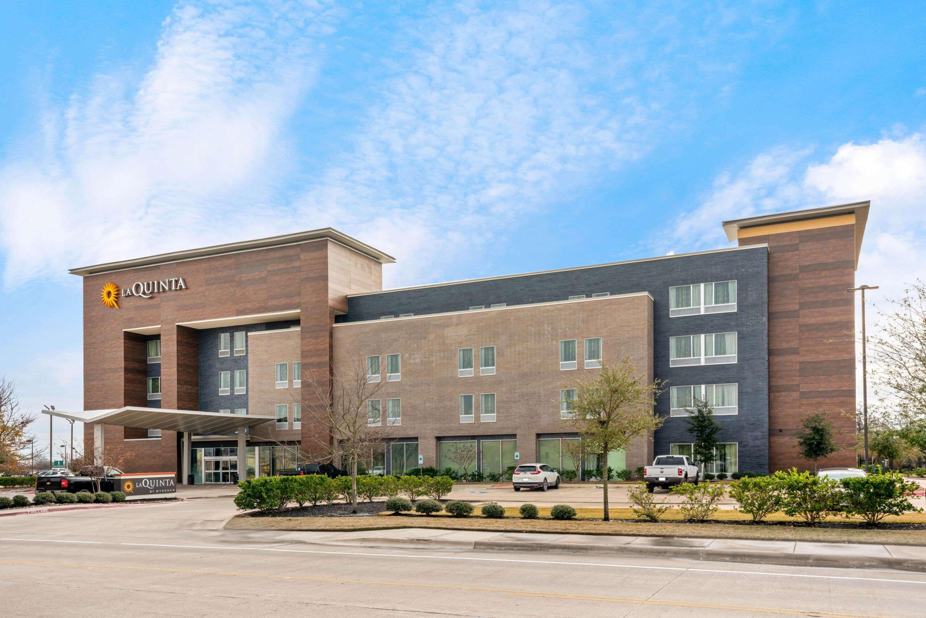 La Quinta Inn & Suites  College Station South — photo 5