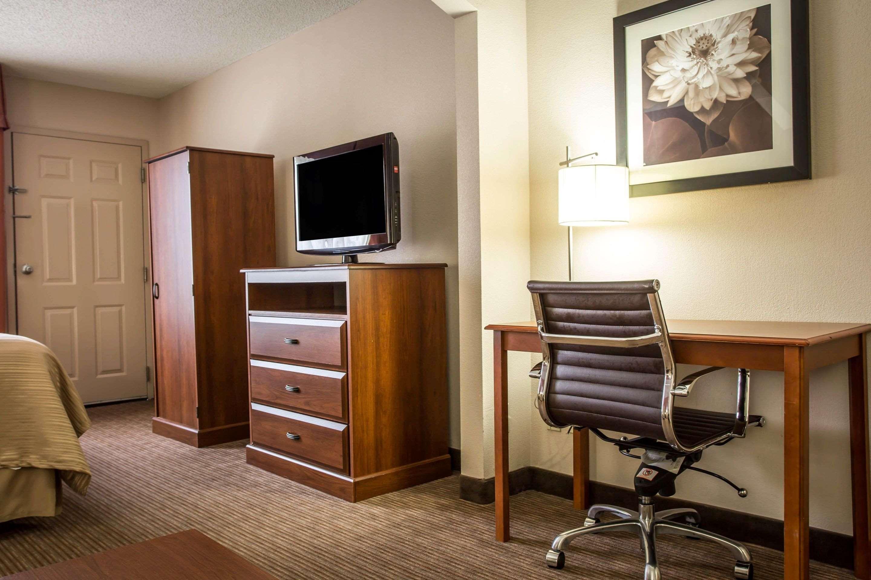 Quality Inn & Suites Matthews — photo 4