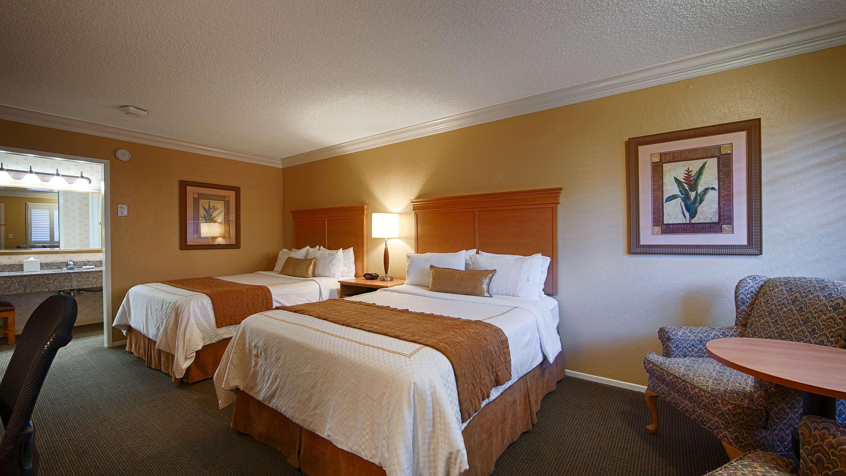 El Rancho Inn, Signature Collection — photo 4