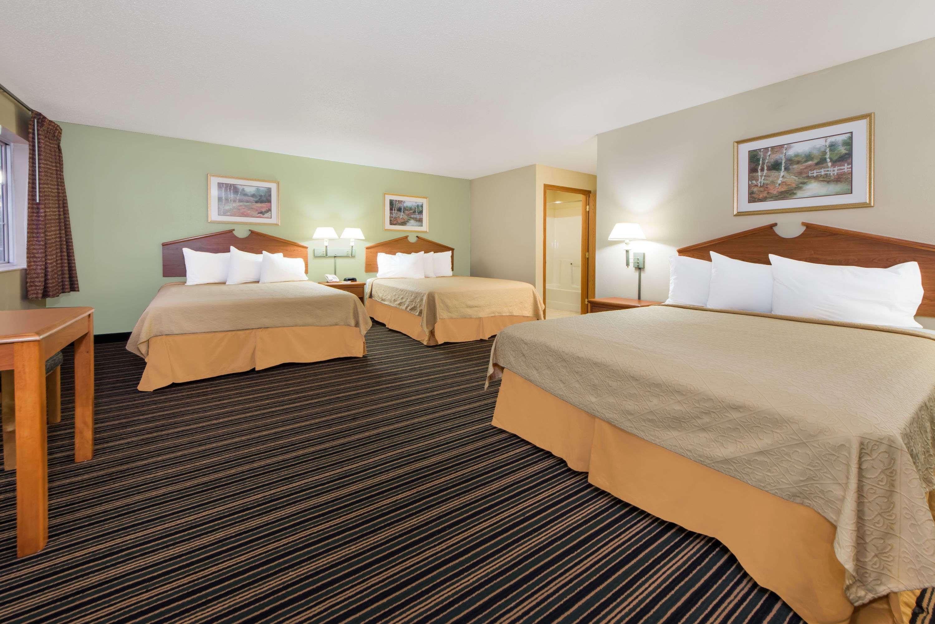 Days Inn by Wyndham Ottumwa — photo 5