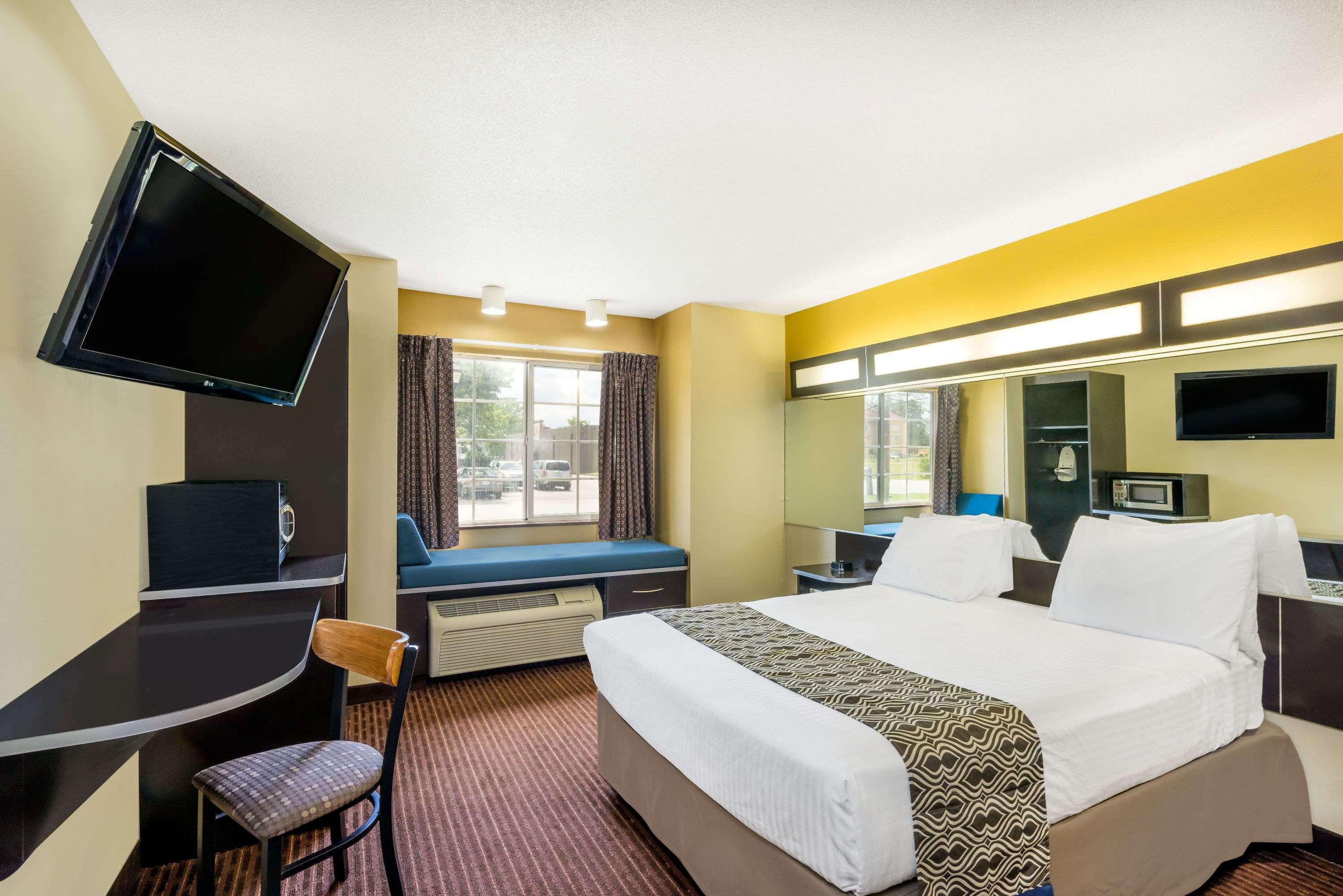 Microtel Inn & Suites by Wyndham Bowling Green — photo 4