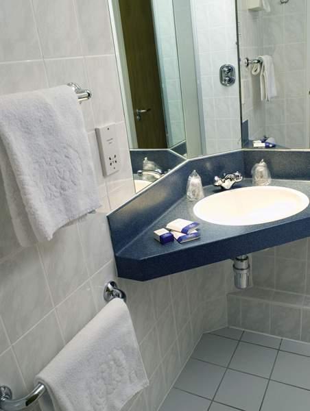 Holiday Inn Express Waterfront — photo 4
