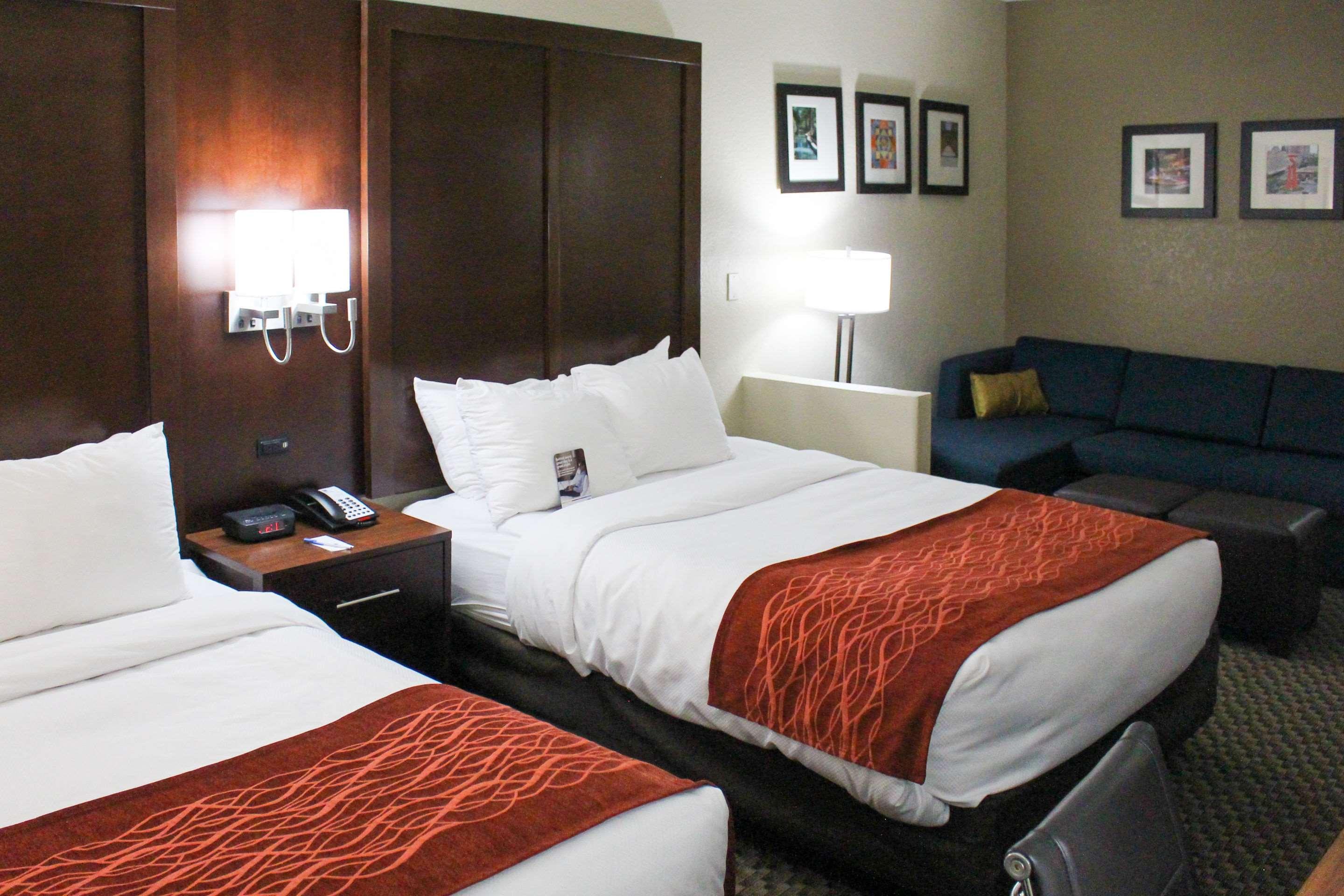 Comfort Inn & Suites — photo 5