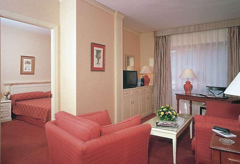 Hotel ILUNION Suites Madrid — photo 4