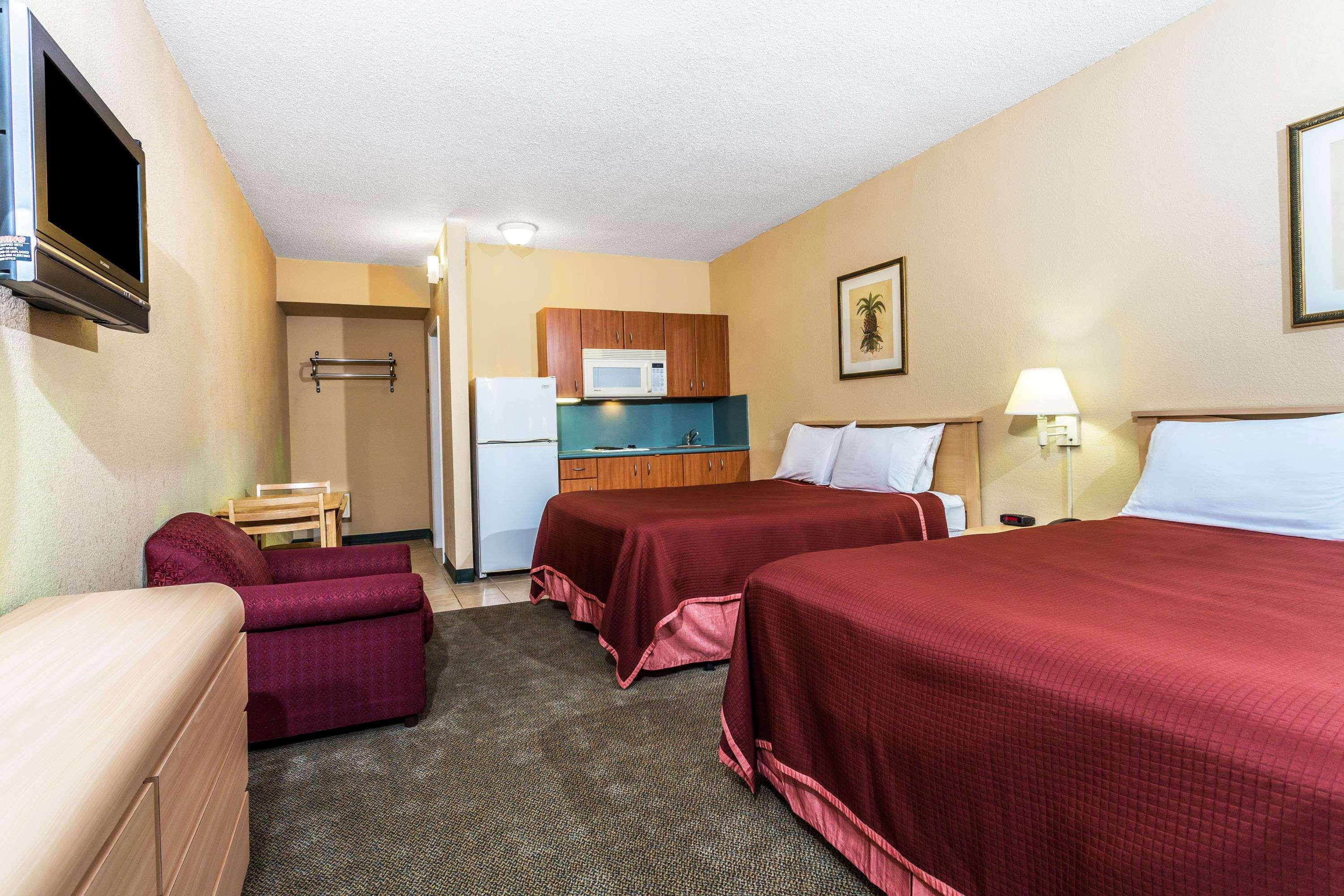 Travelodge Suites by Wyndham Lake Okeechobee — photo 5