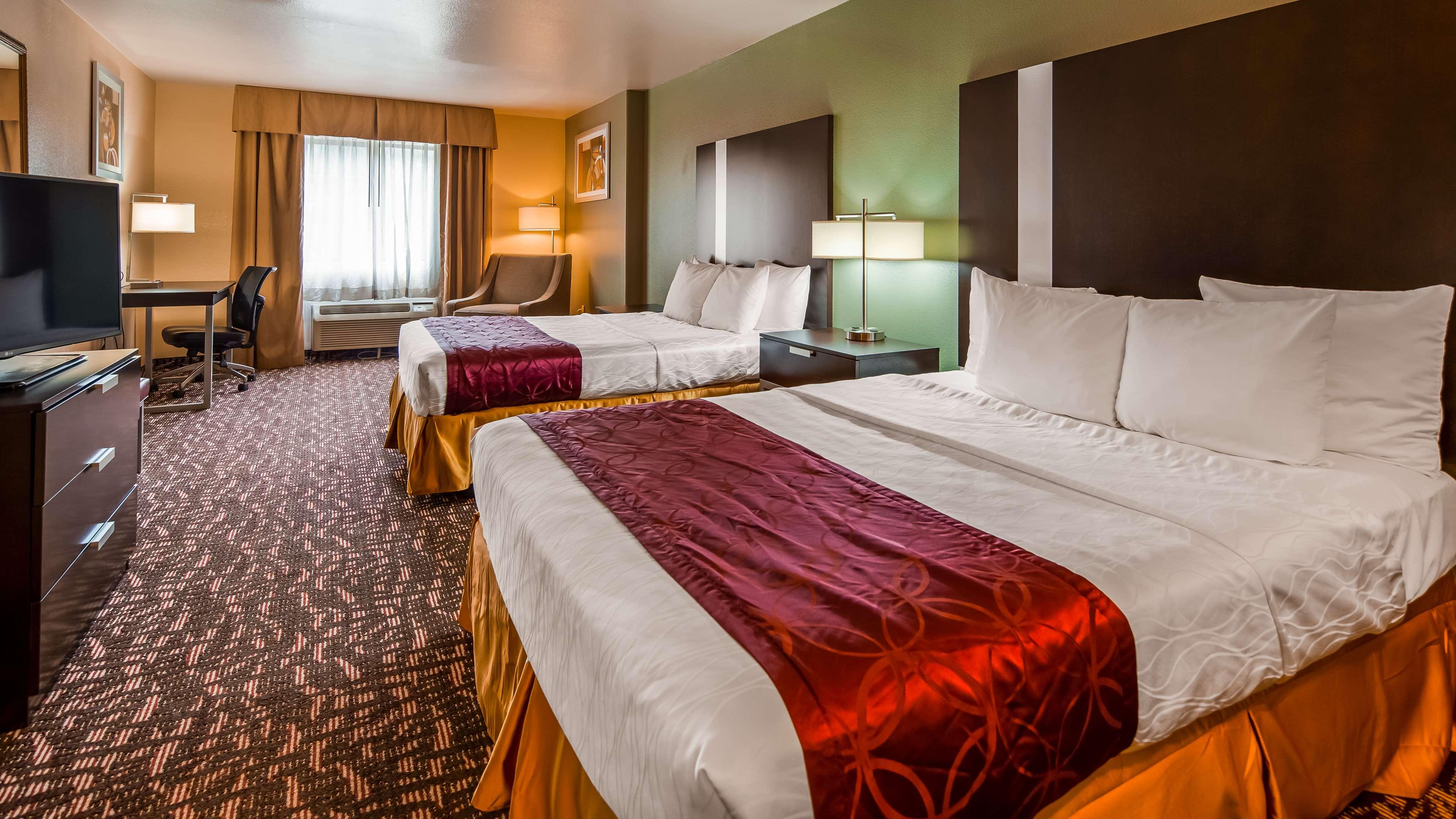 Best Western Plus The Woodlands — photo 4
