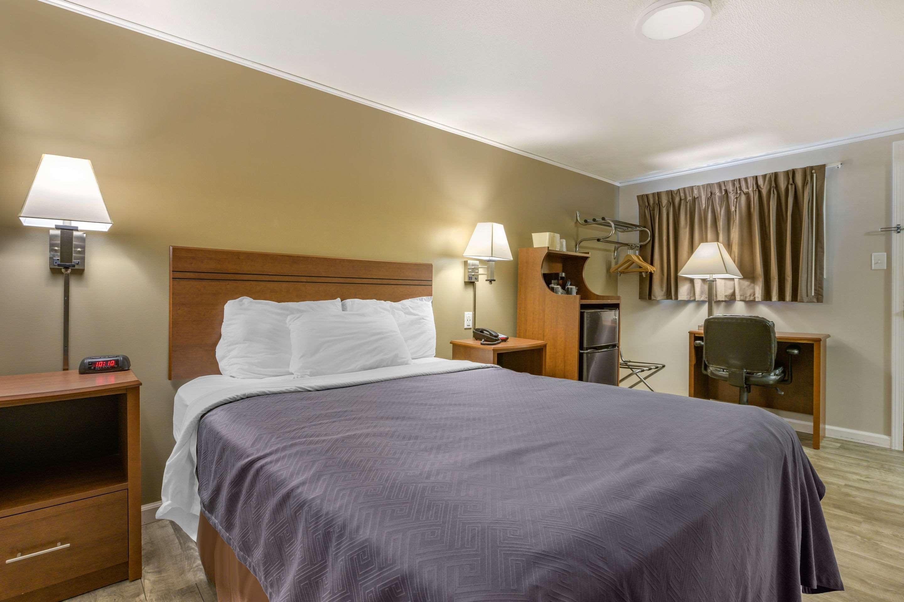 Econo Lodge Bellefonte — photo 4
