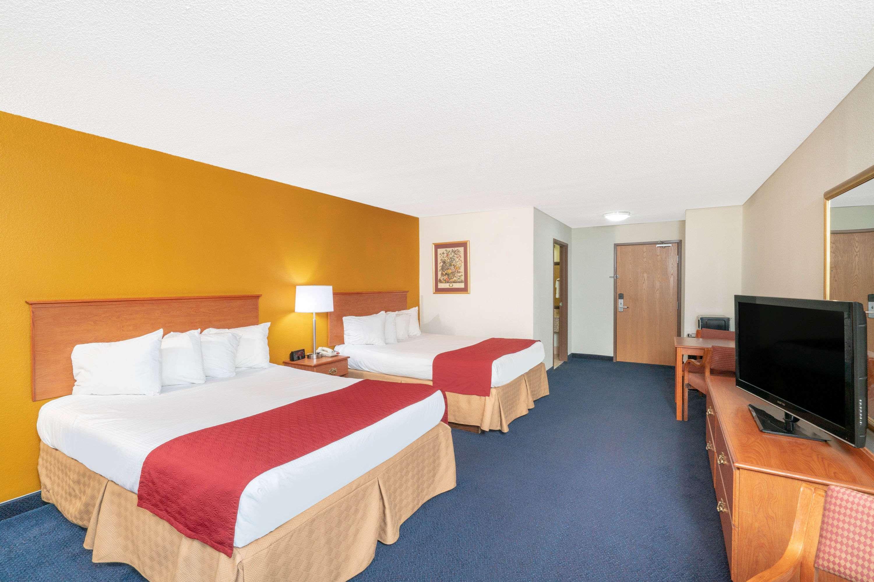 Baymont Inn & Suites Albany — photo 4
