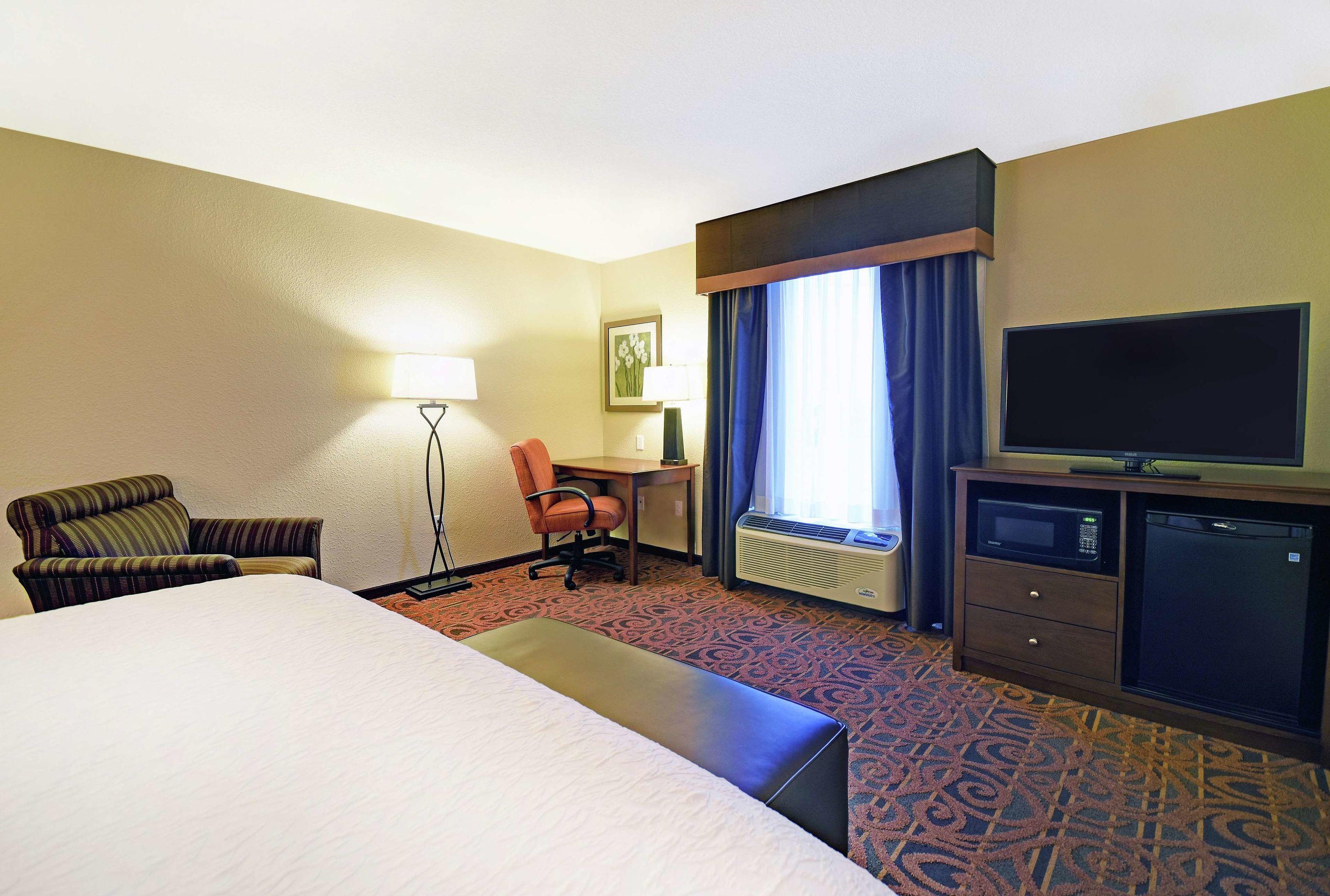 Hampton Inn & Suites Milwaukee/Franklin — photo 5