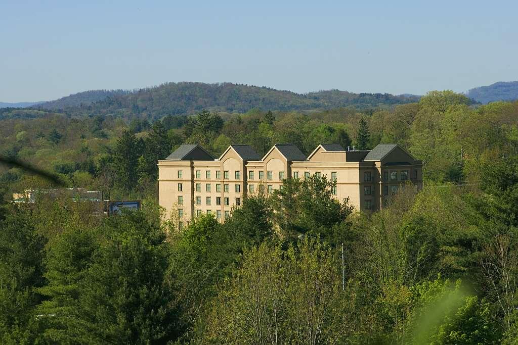 Homewood Suites by Hilton Asheville-Tunnel Road — photo 3