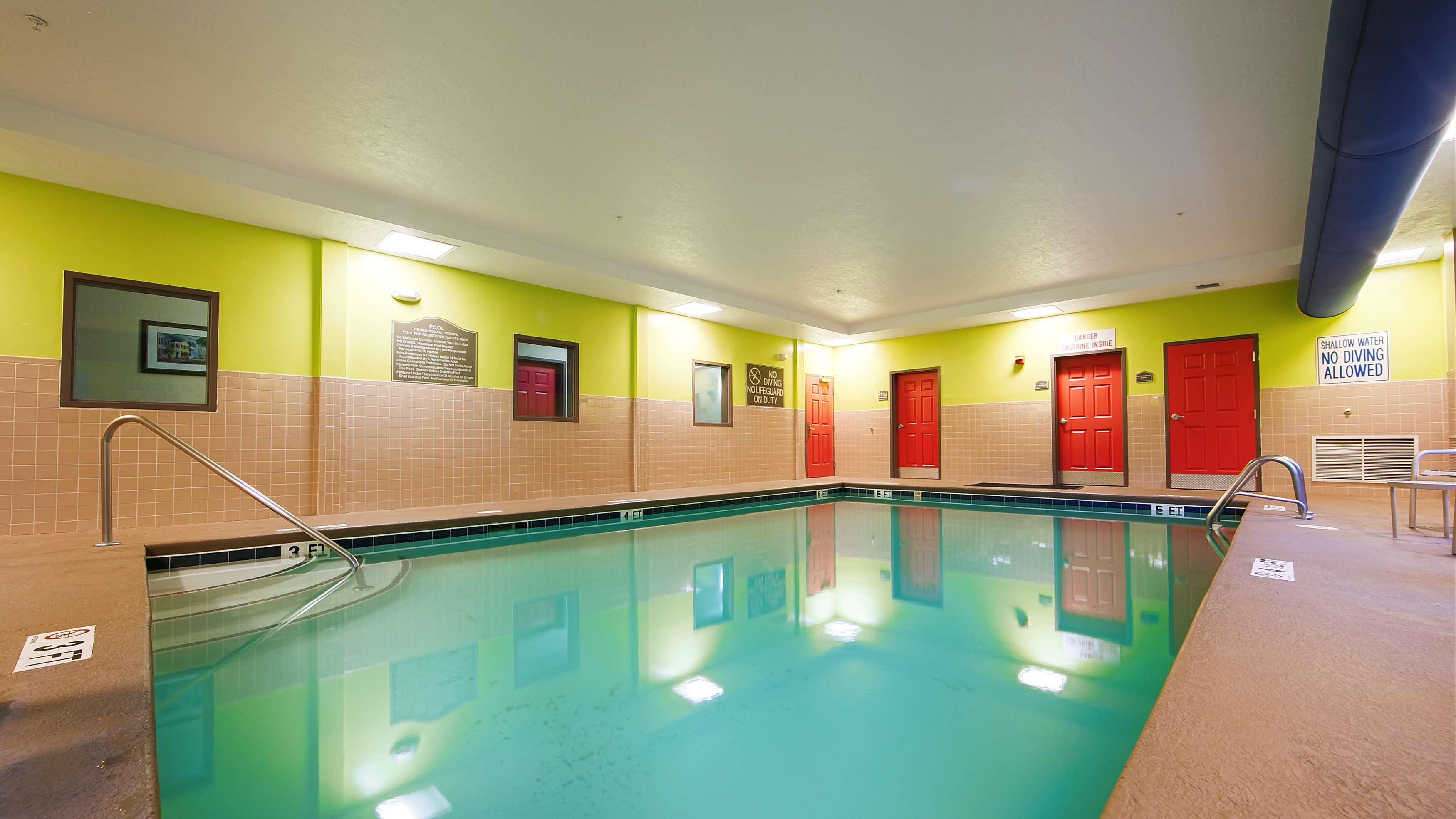 Best Western Plus Airport Inn & Suites — photo 3