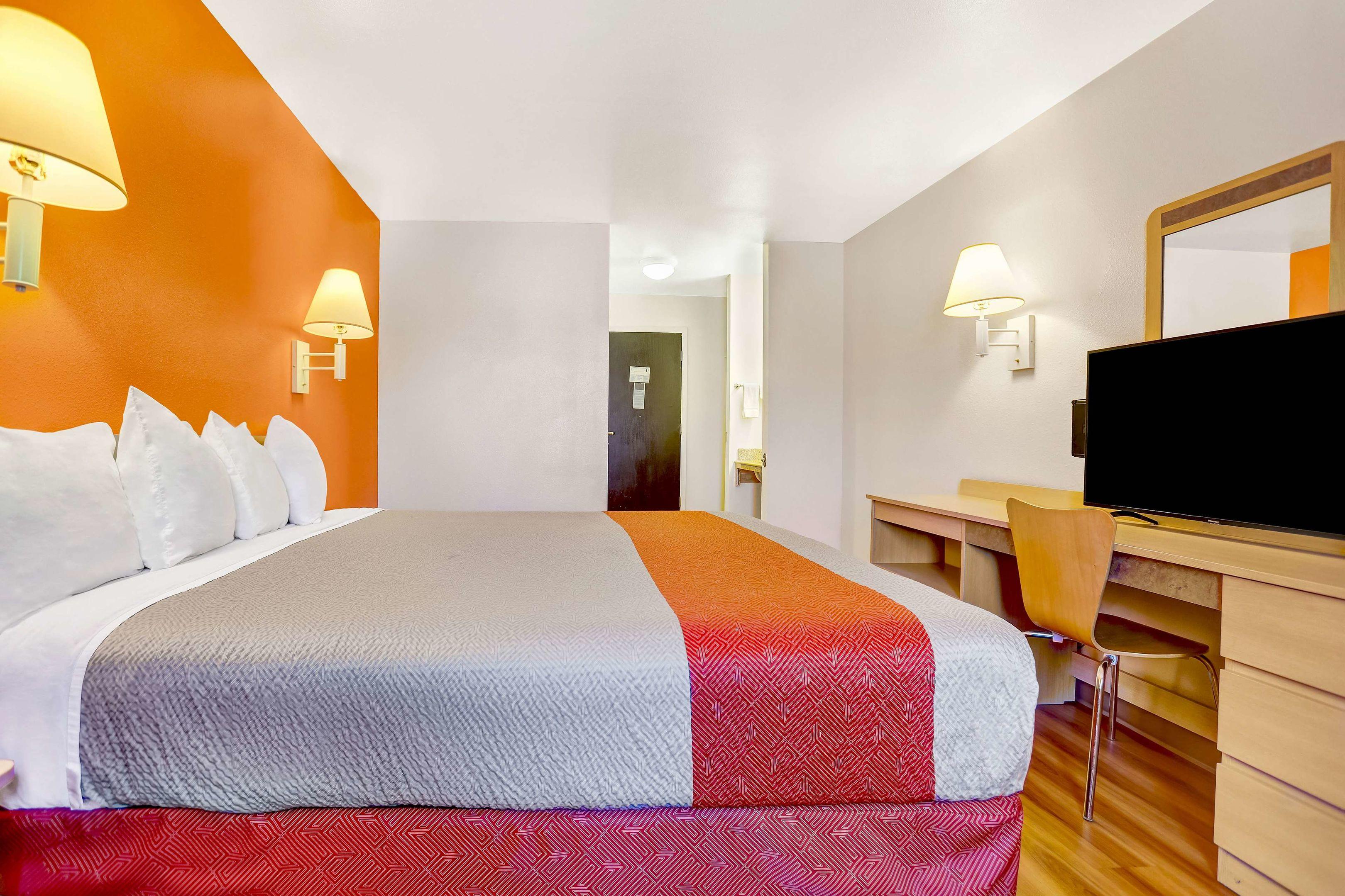 Motel 6 Espanola — photo 3