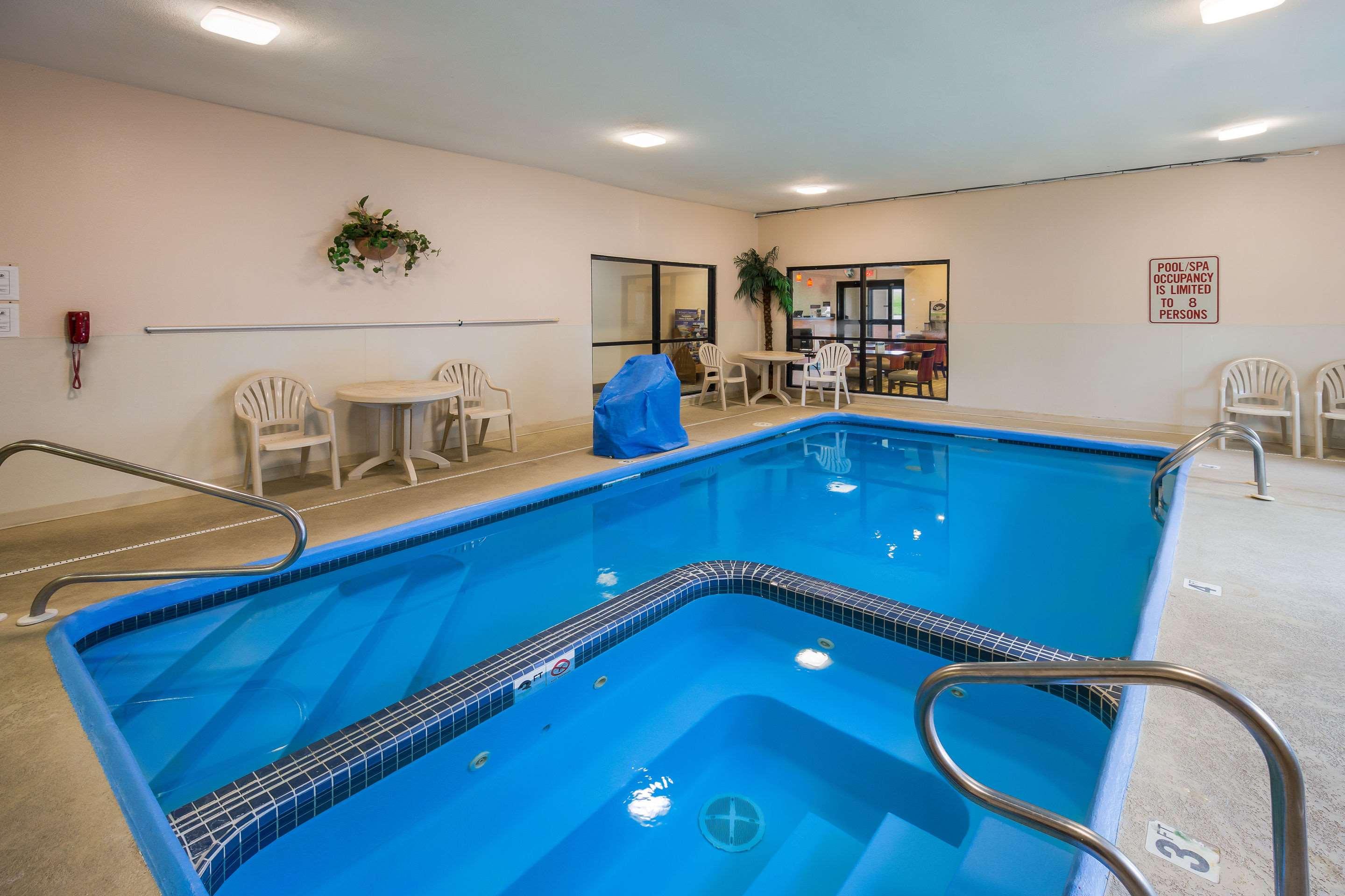 Quality Inn I-70 Near Kansas Speedway — photo 4