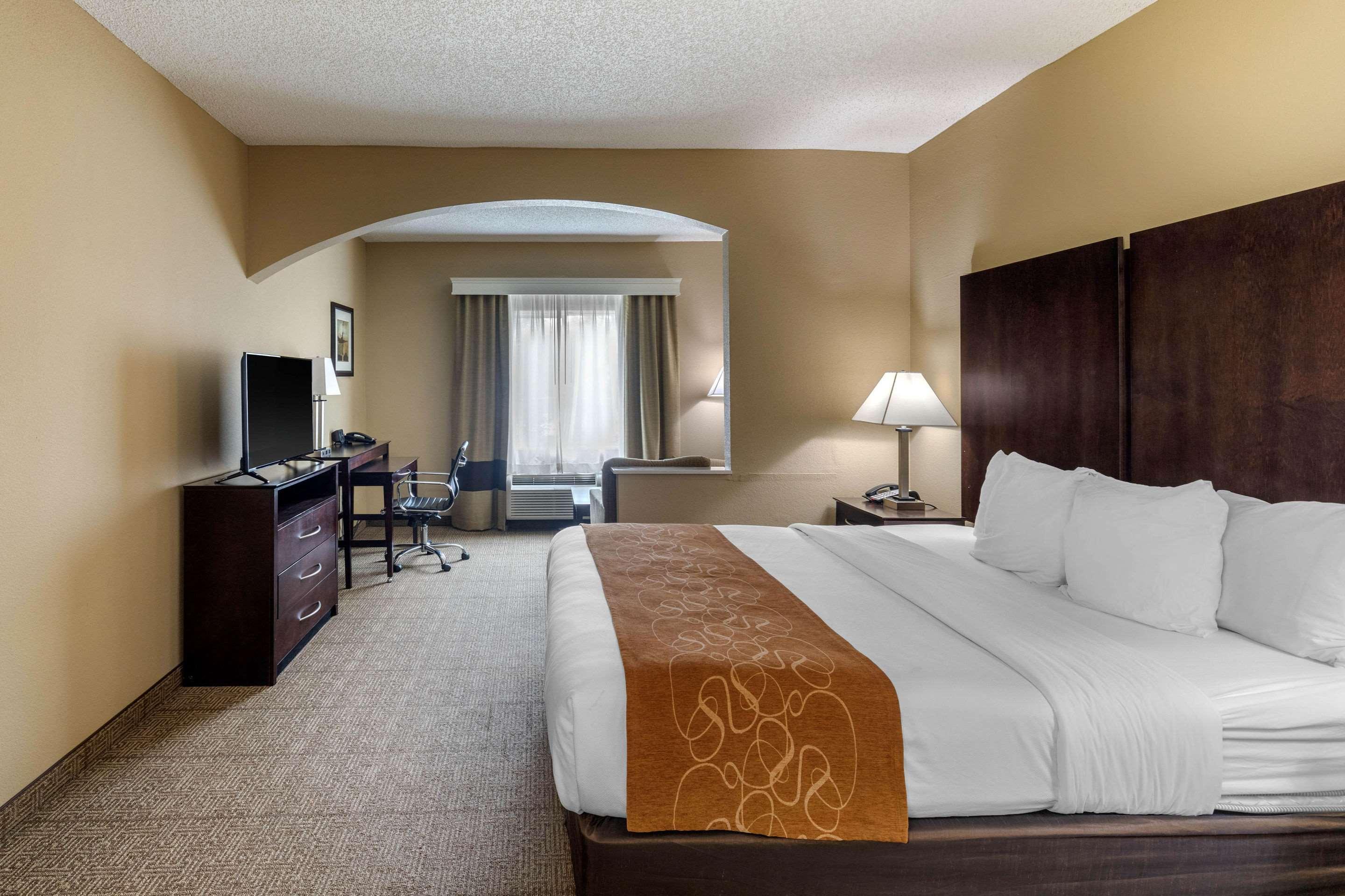 Comfort Suites The Colony - Plano West — photo 4