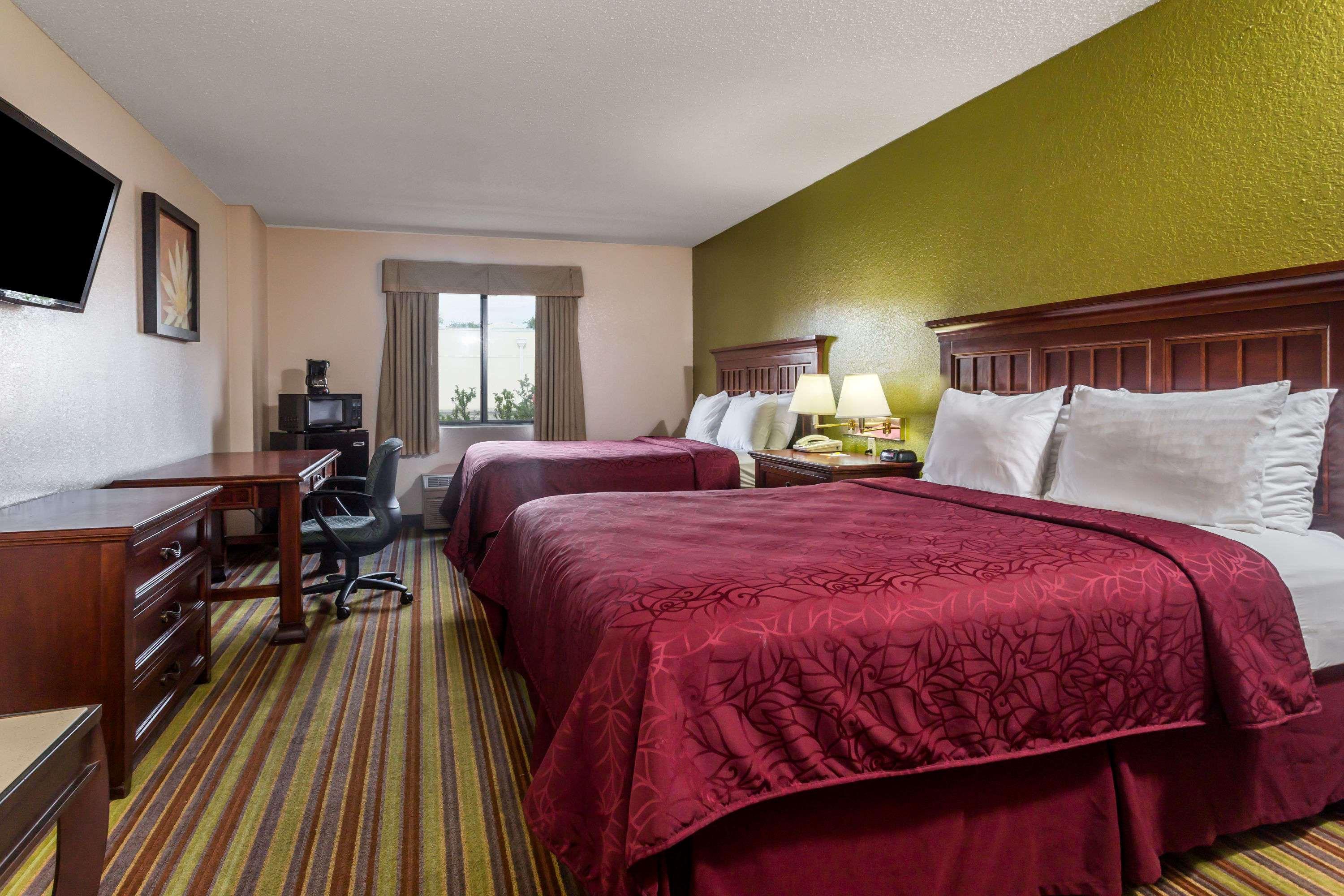 Days Inn Sarasota - Siesta Key — photo 4