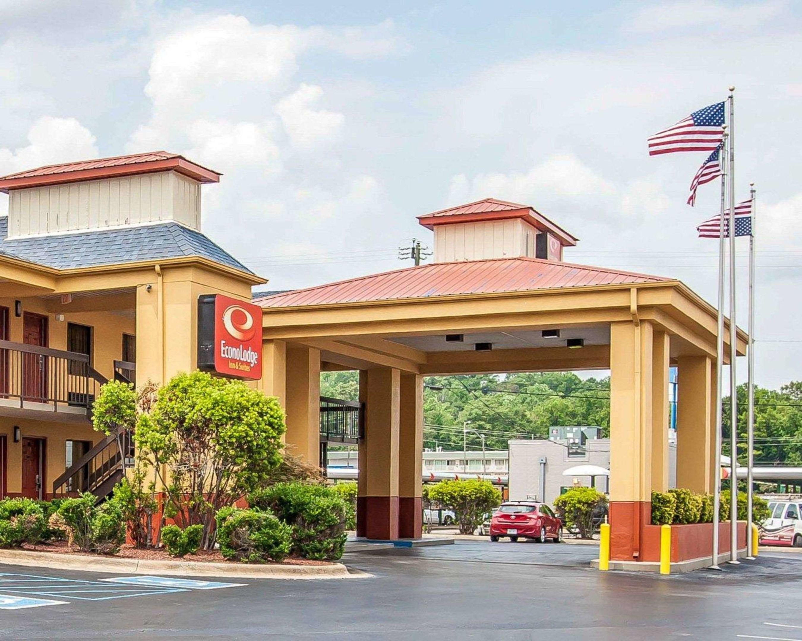 Econo Lodge Inn & Suites — photo 3