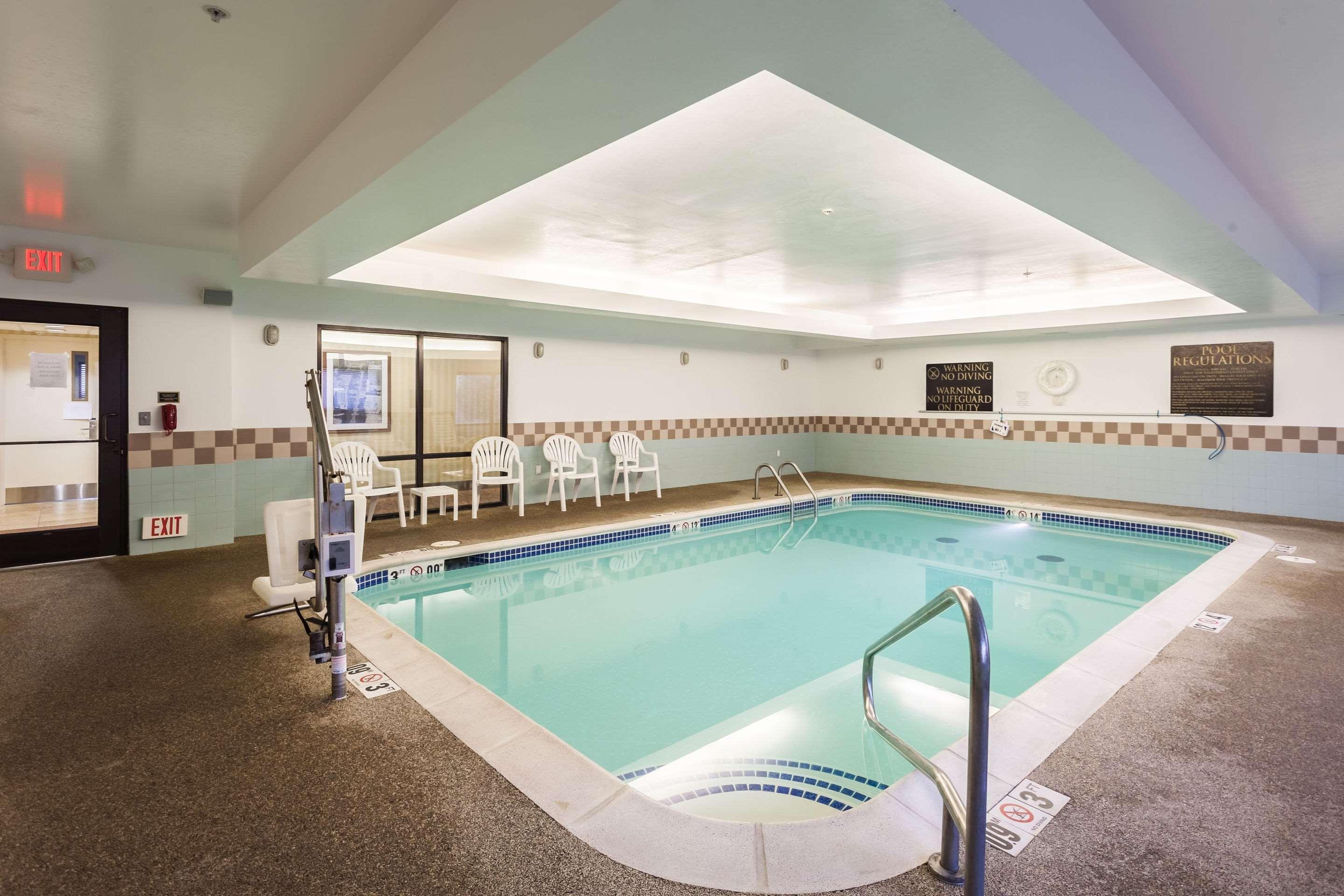 Comfort Suites North Cotner — photo 5